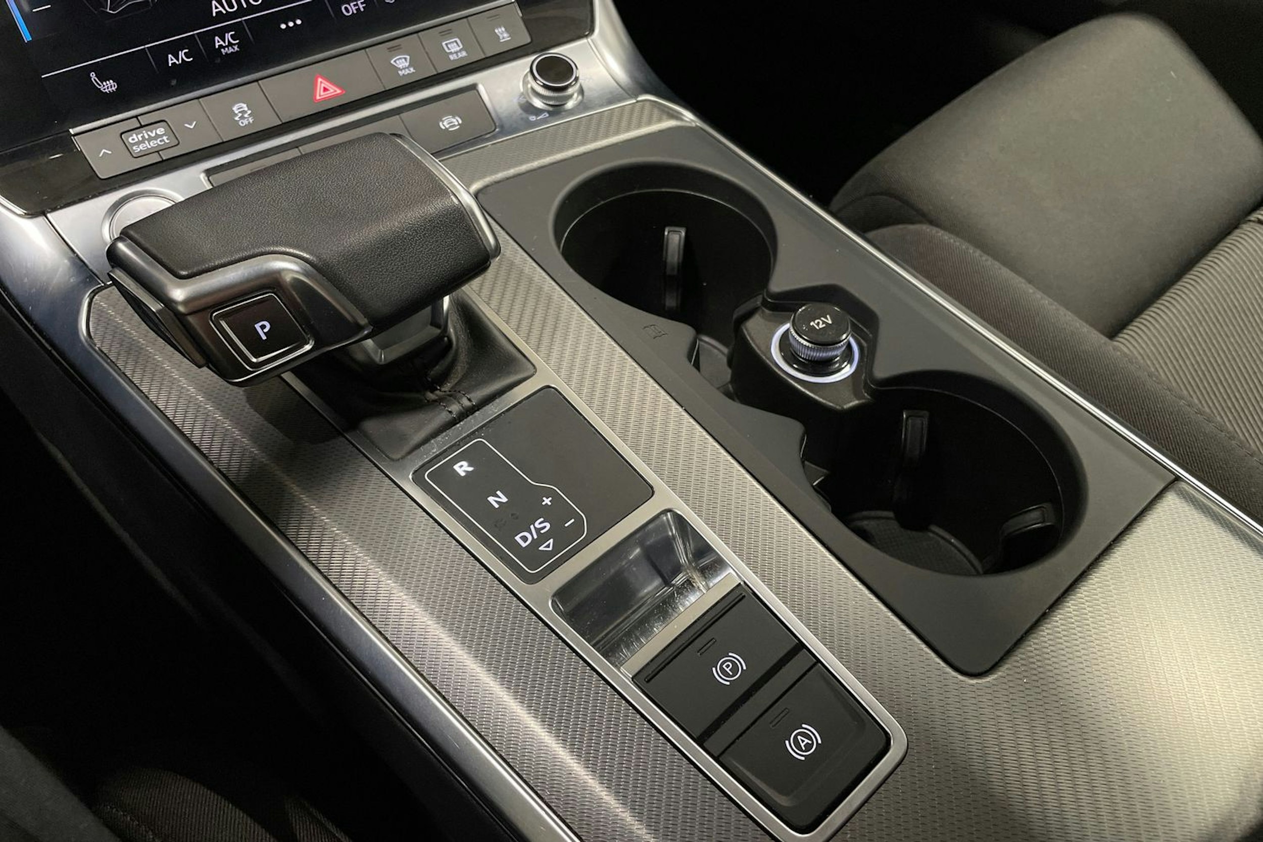 Musta Audi A6 2019 kuva 22.