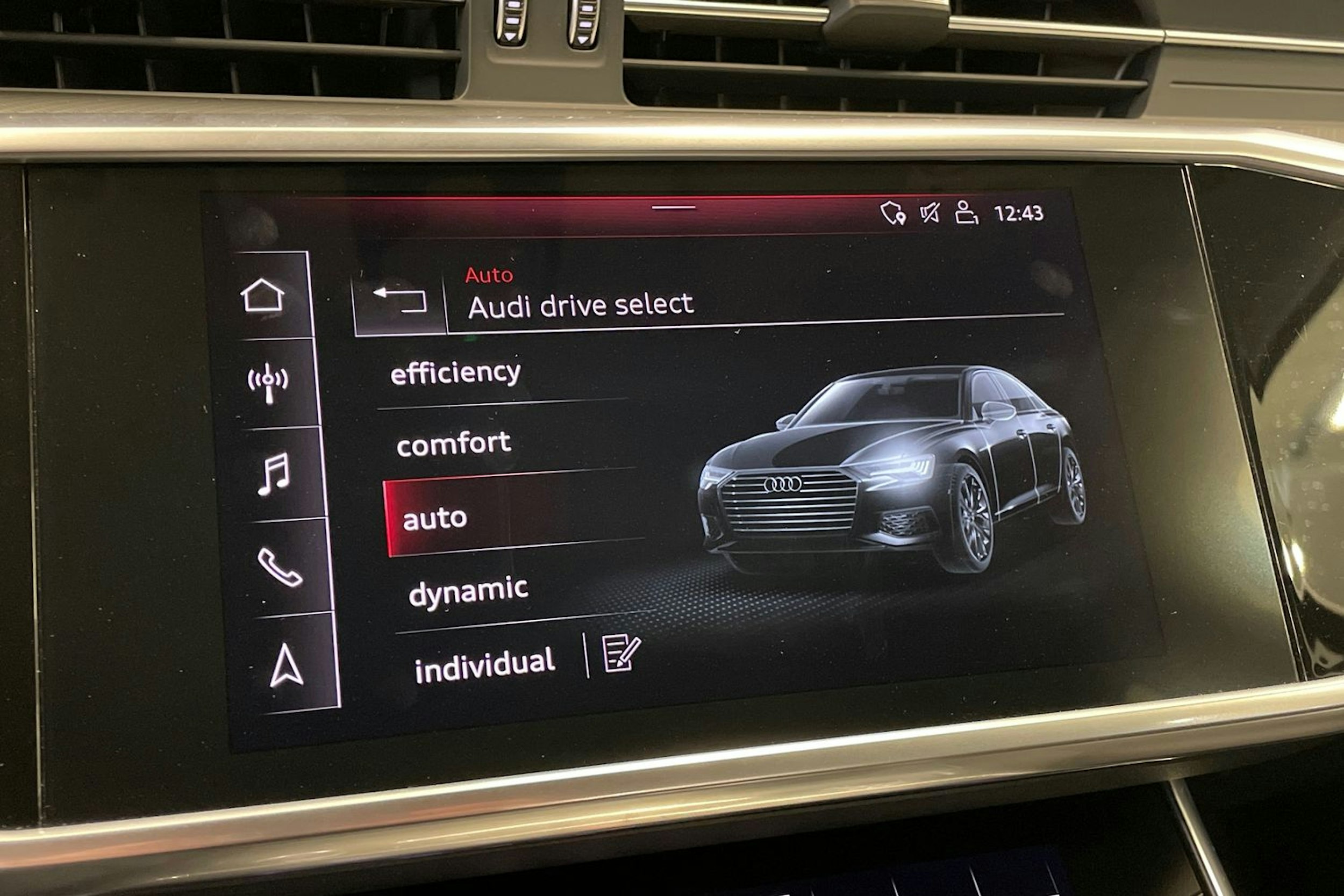 Musta Audi A6 2019 kuva 17.