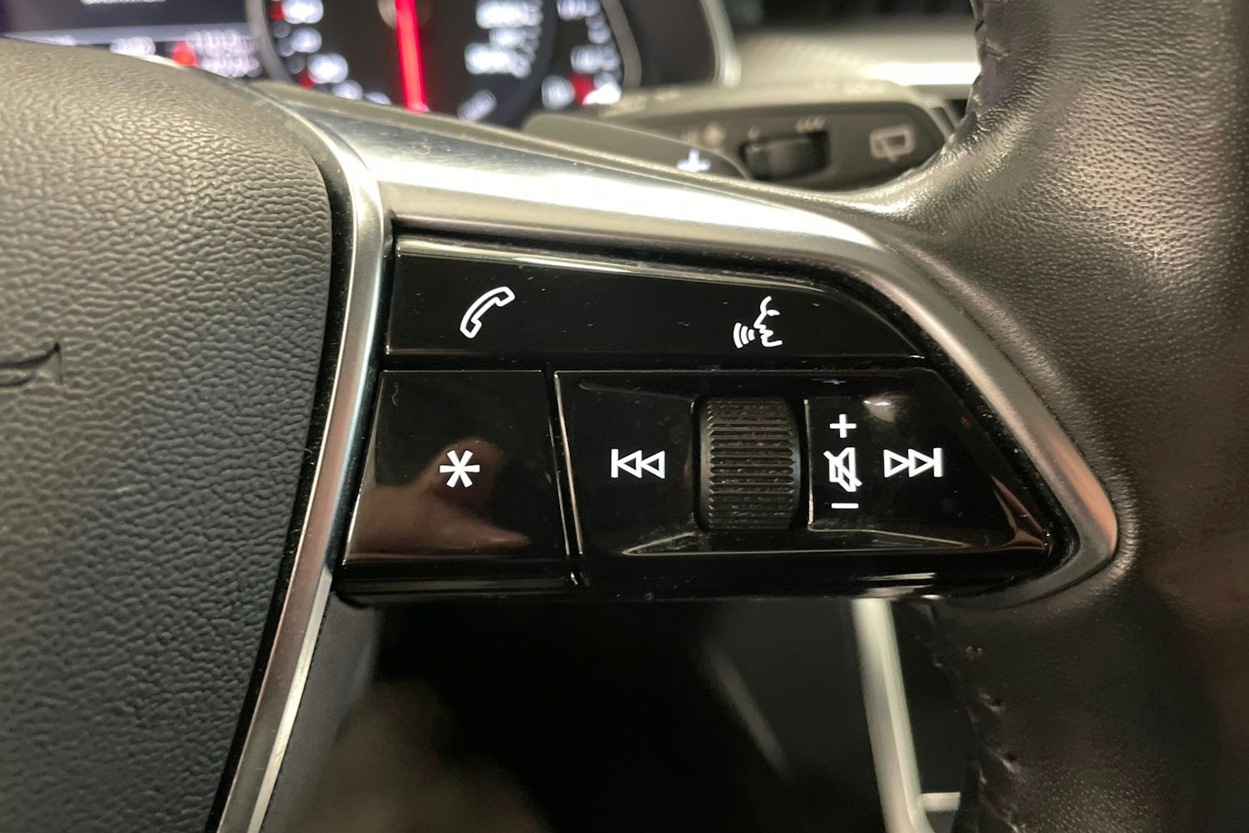 valkoinen Audi A6 2019 kuva 15.