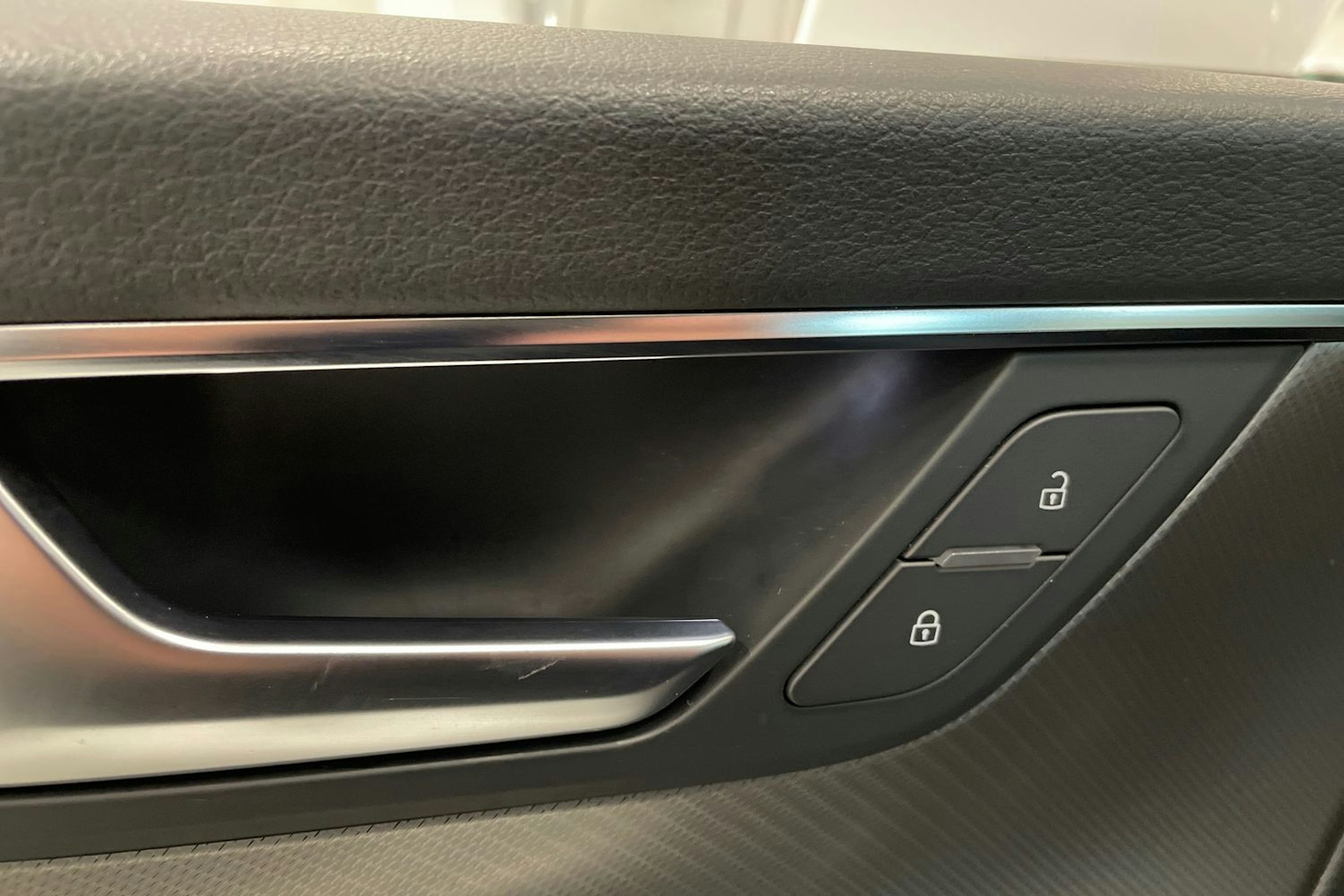 valkoinen Audi A6 2019 kuva 36.