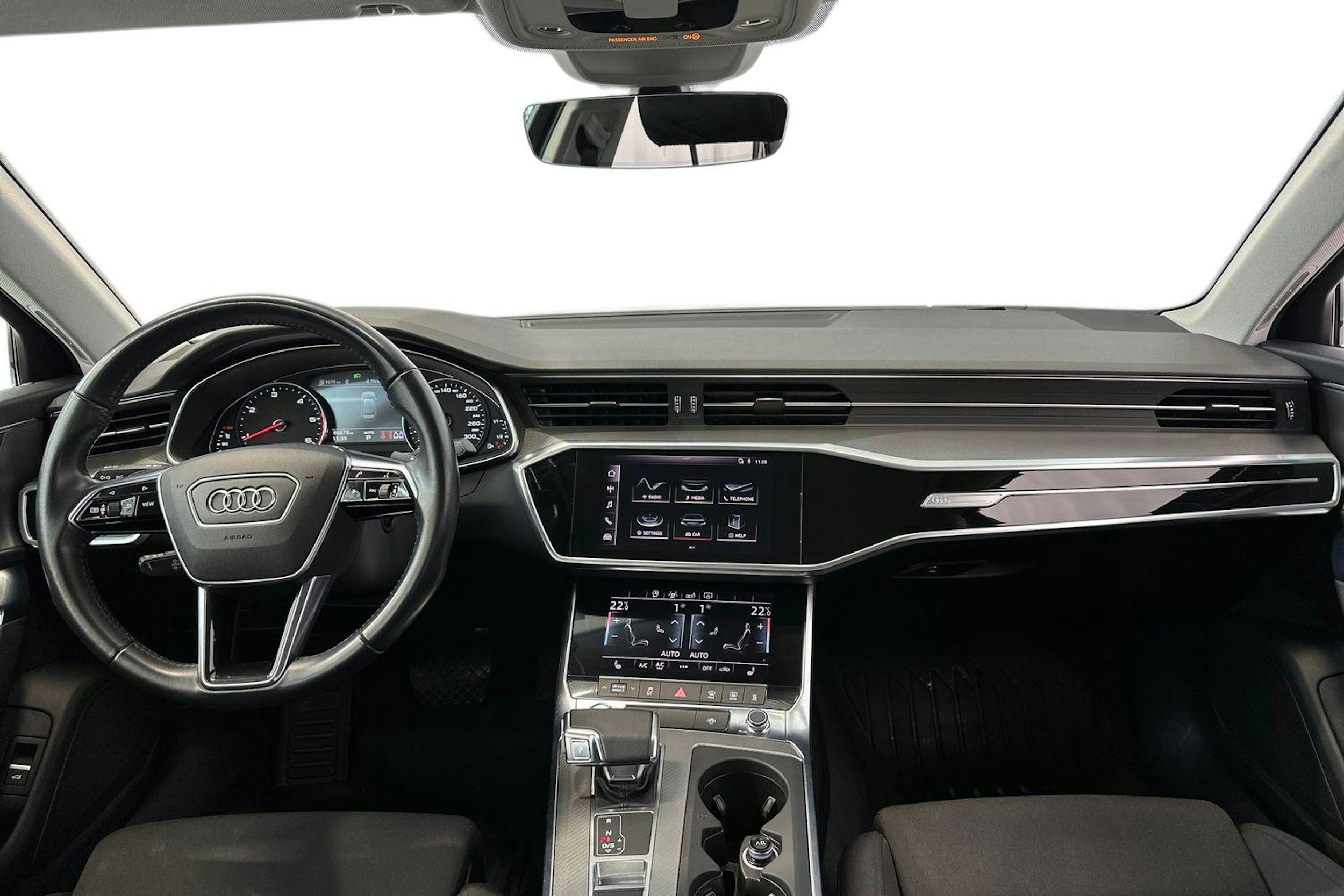 valkoinen Audi A6 2019 kuva 9.