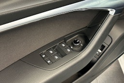 valkoinen Audi A6 2019 kuva 17.
