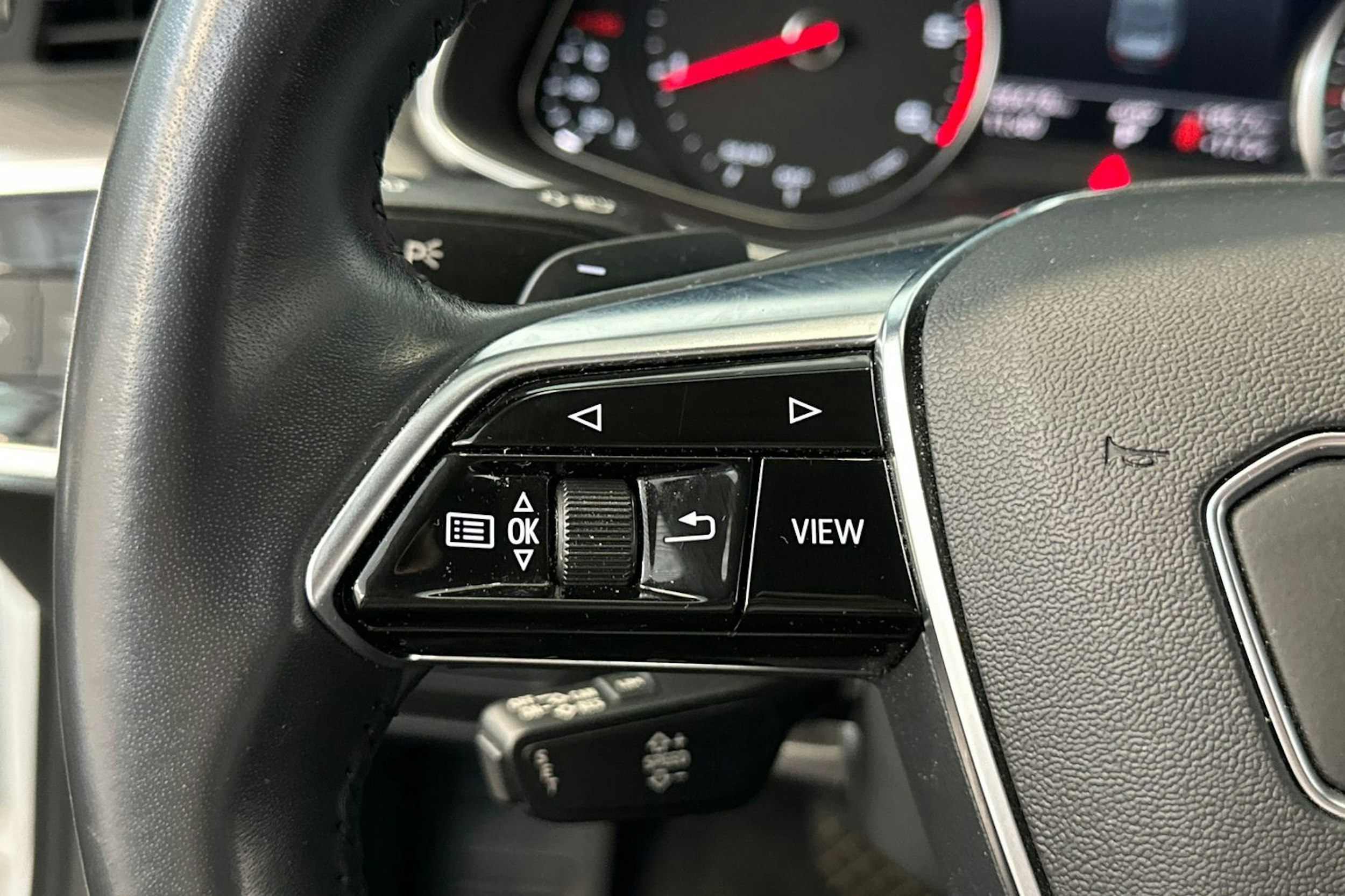 valkoinen Audi A6 2019 kuva 19.