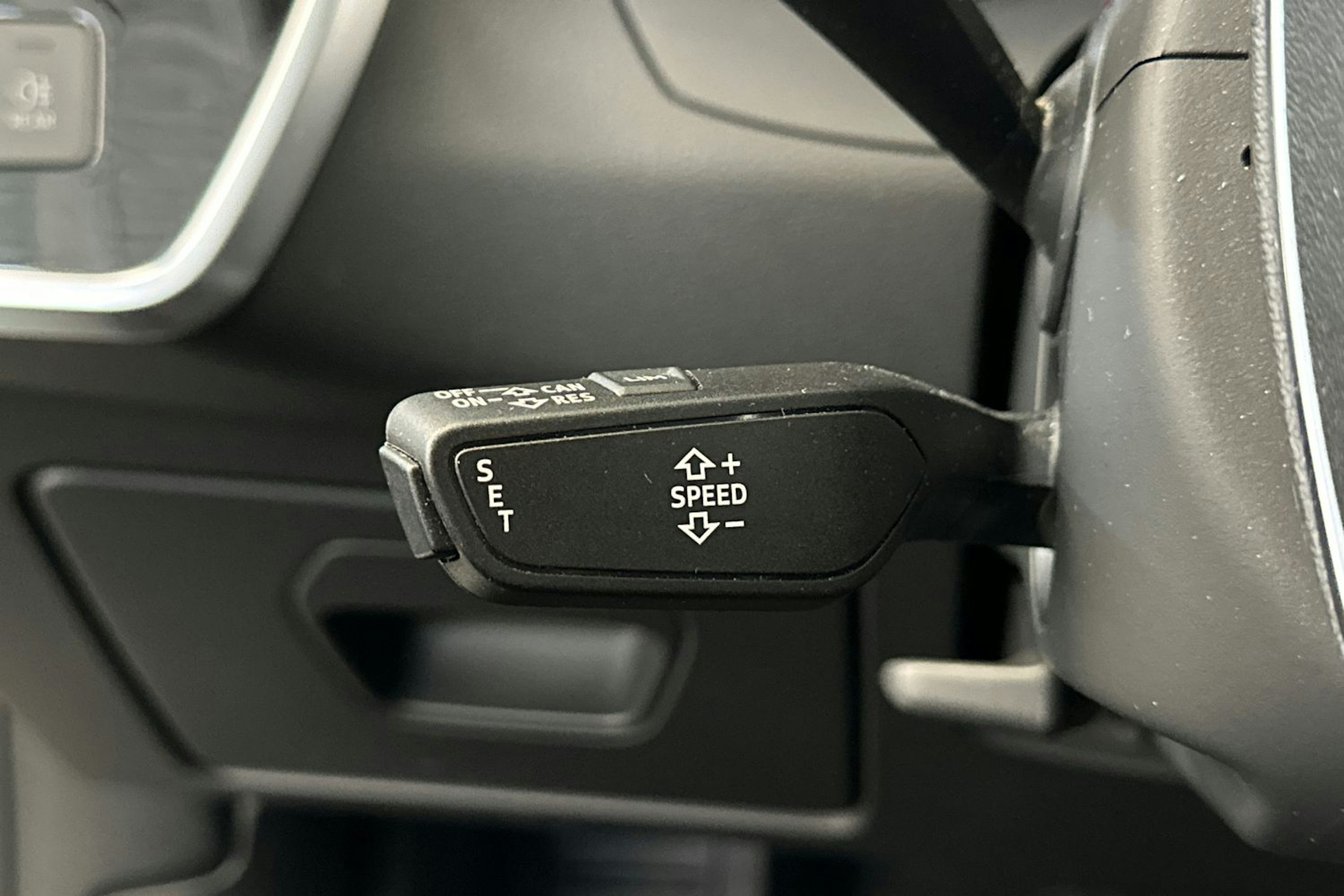 valkoinen Audi A6 2019 kuva 21.