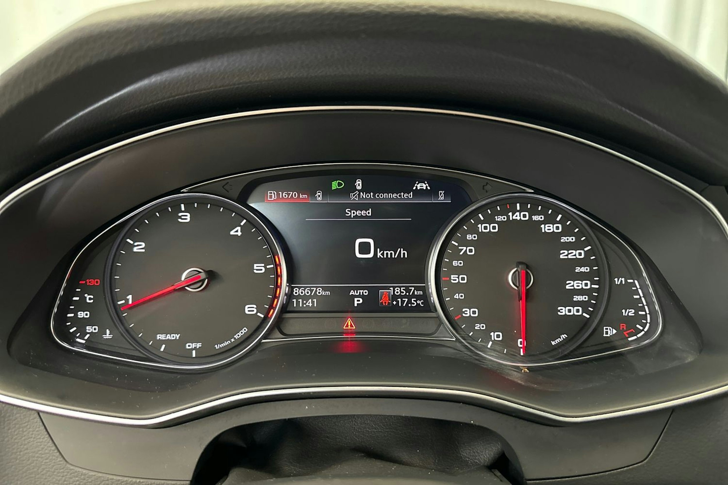 valkoinen Audi A6 2019 kuva 22.