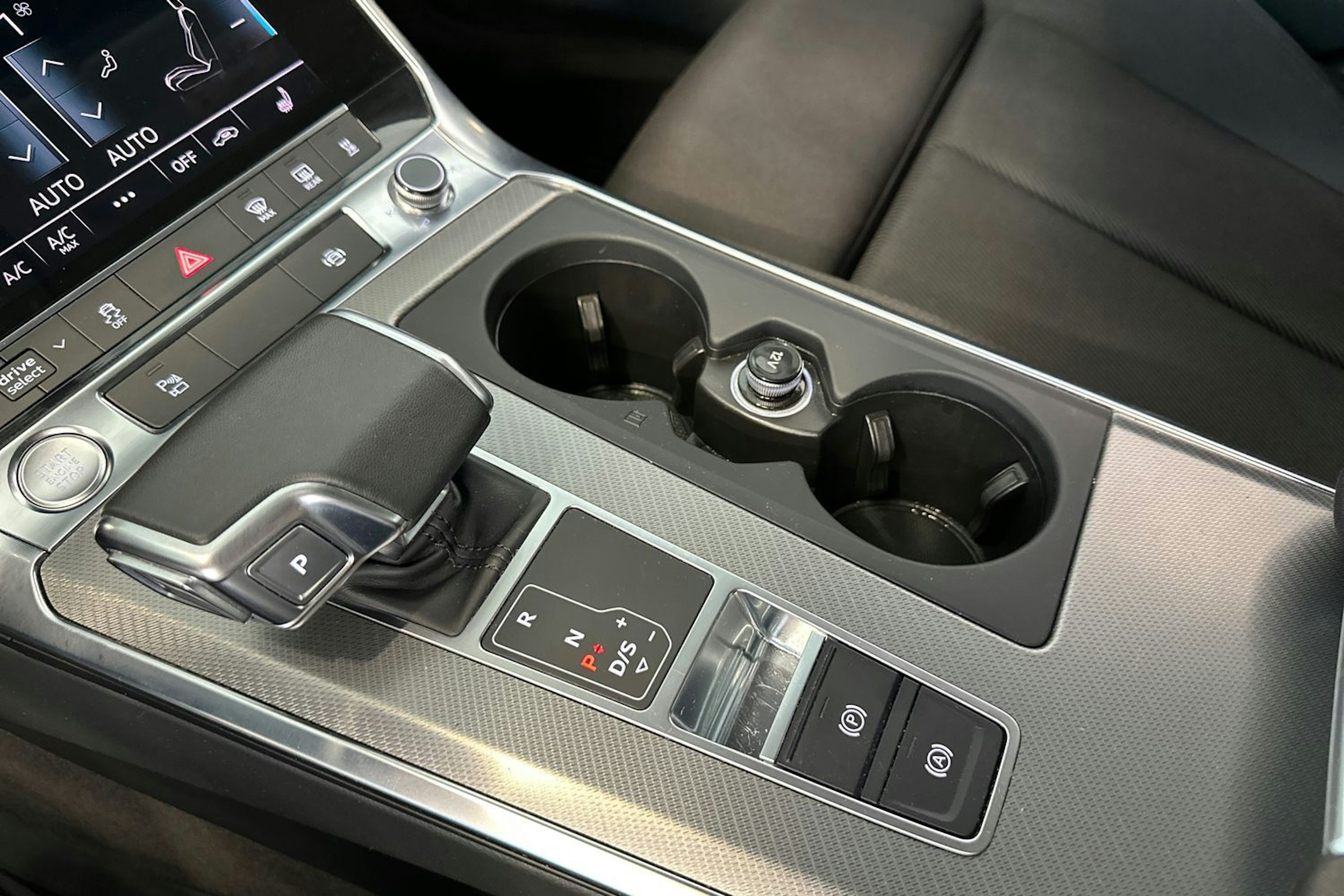 valkoinen Audi A6 2019 kuva 23.