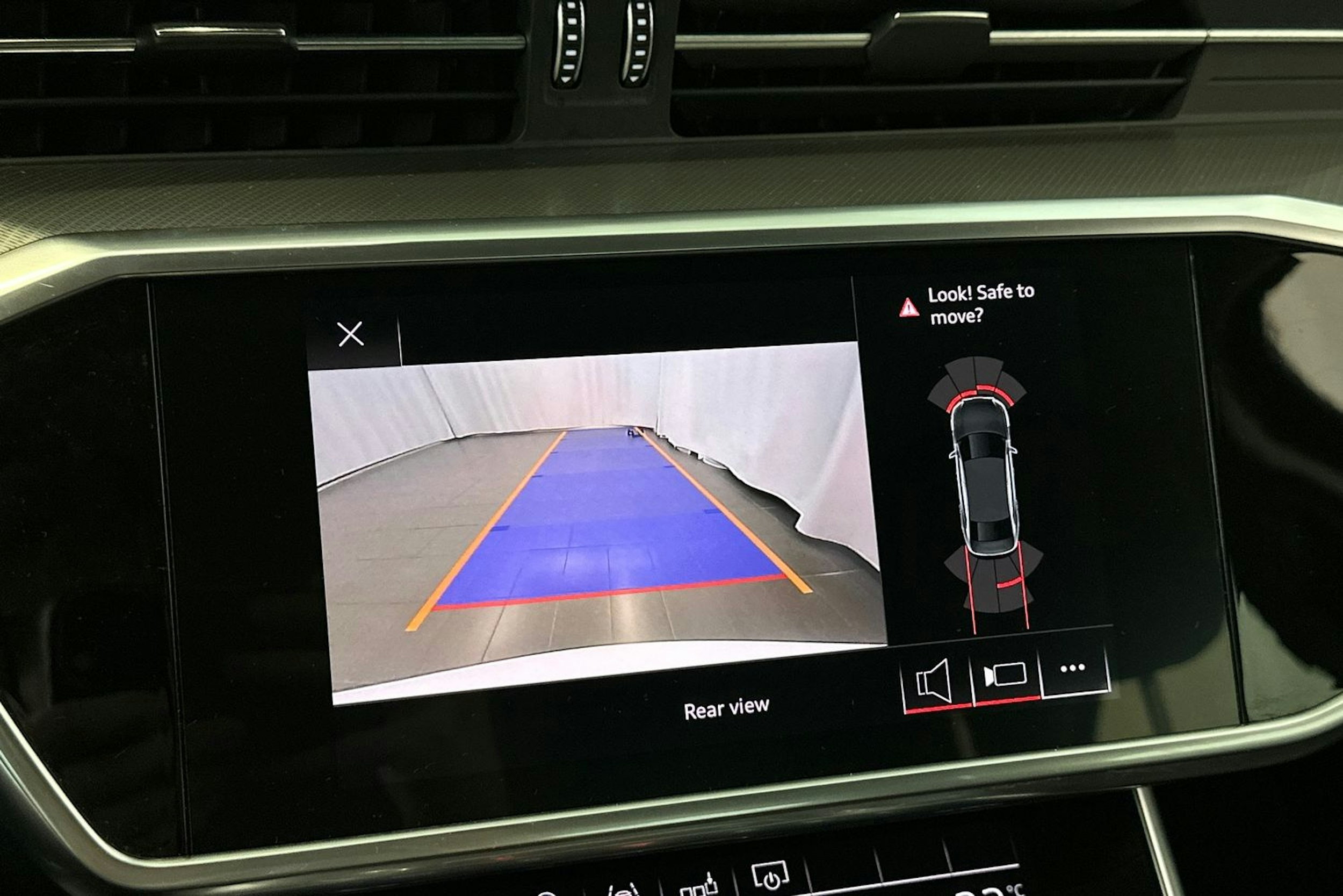 valkoinen Audi A6 2019 kuva 27.