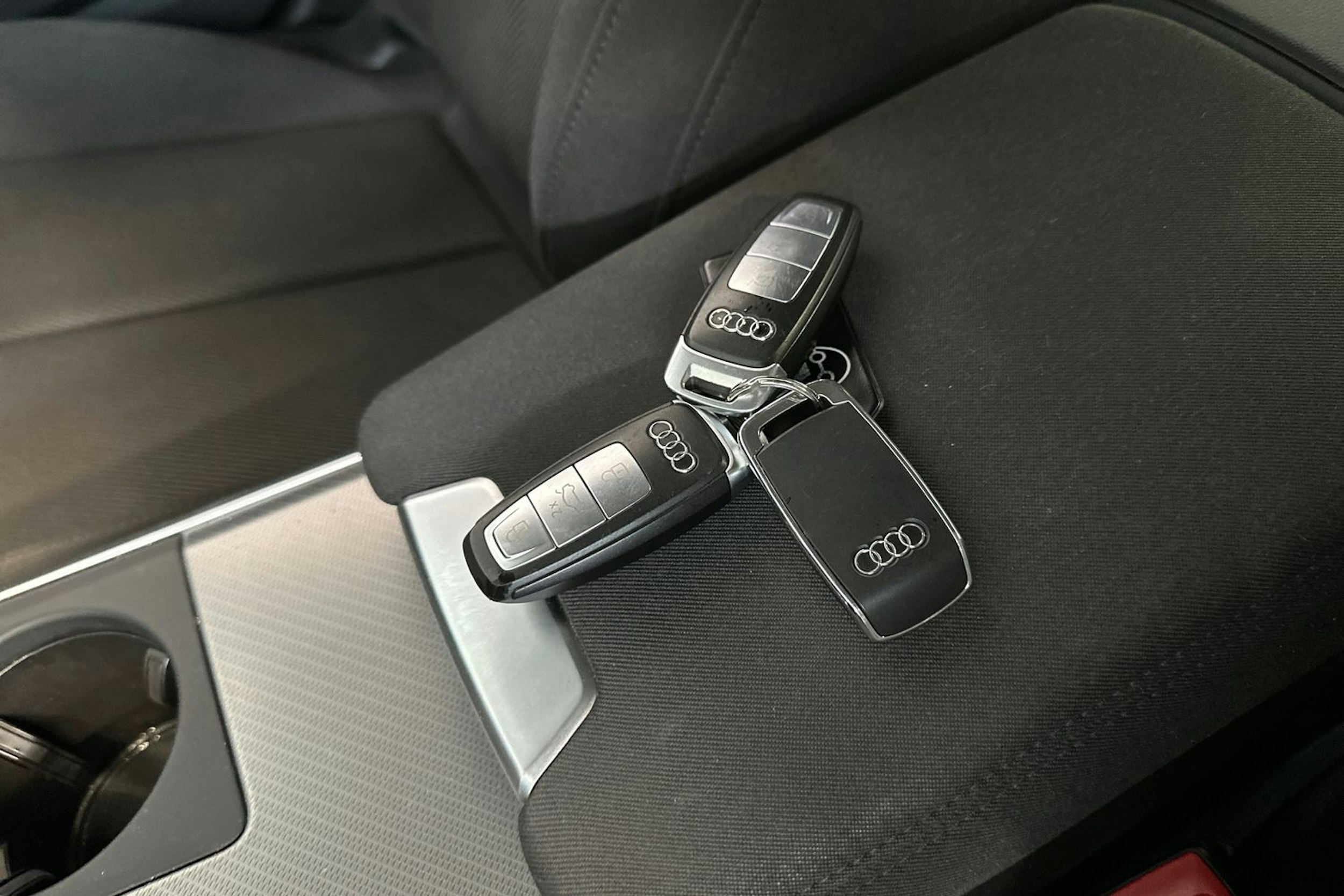valkoinen Audi A6 2019 kuva 28.