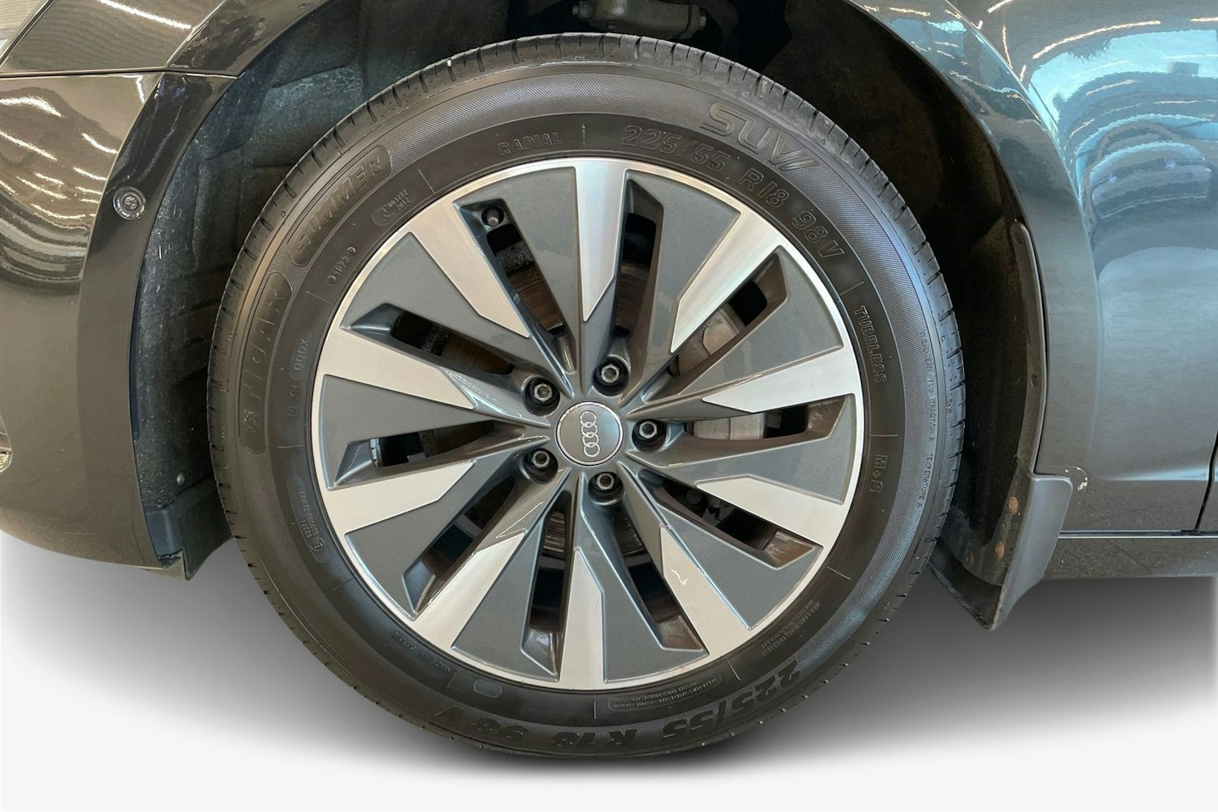 harmaa Audi A6 2019 kuva 11.