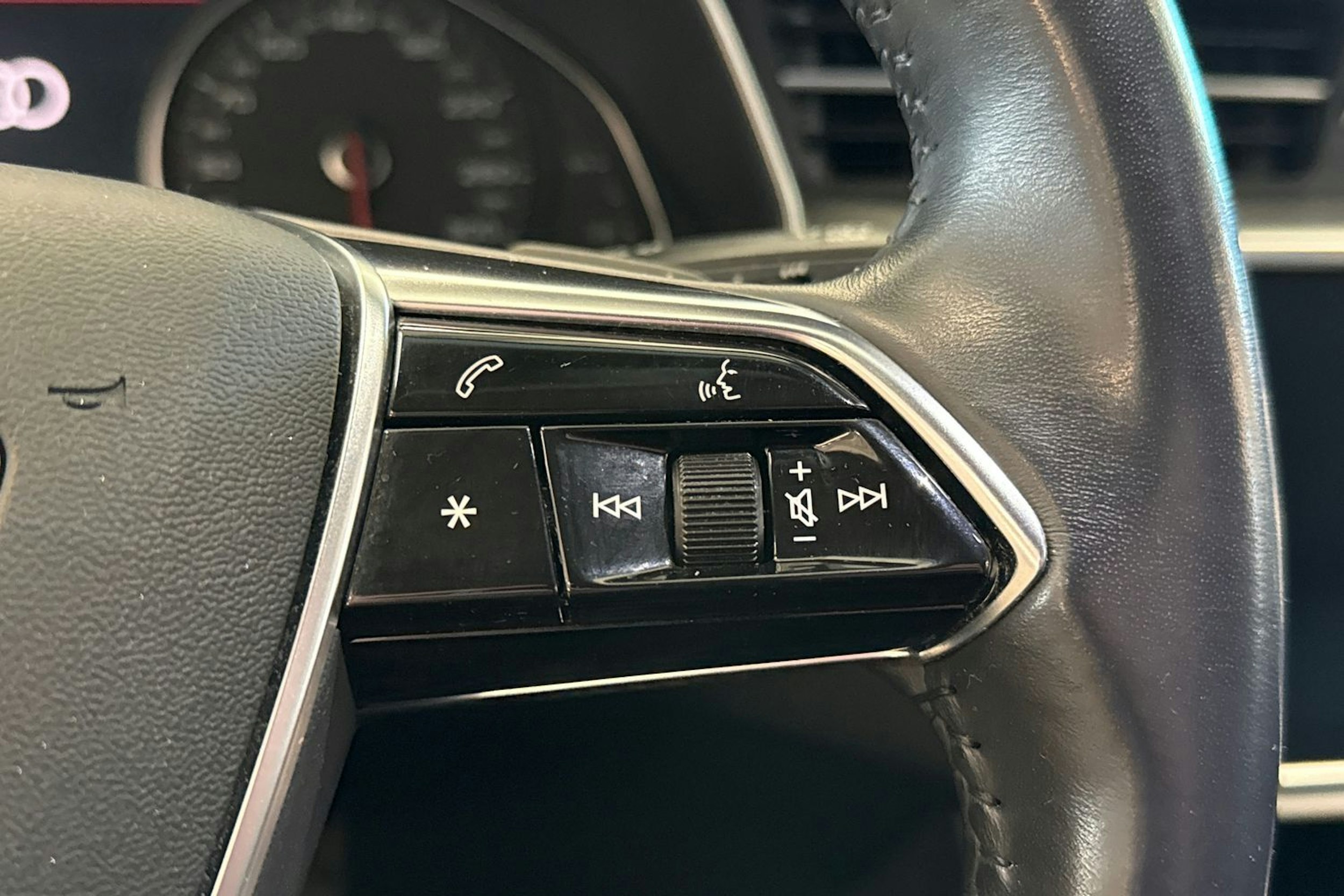 musta Audi A6 2019 kuva 21.