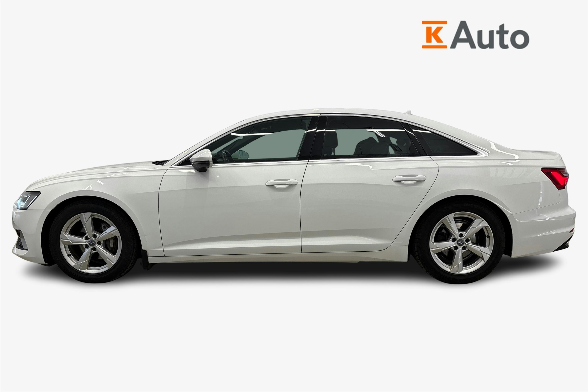 valkoinen Audi A6 2019 kuva 5.