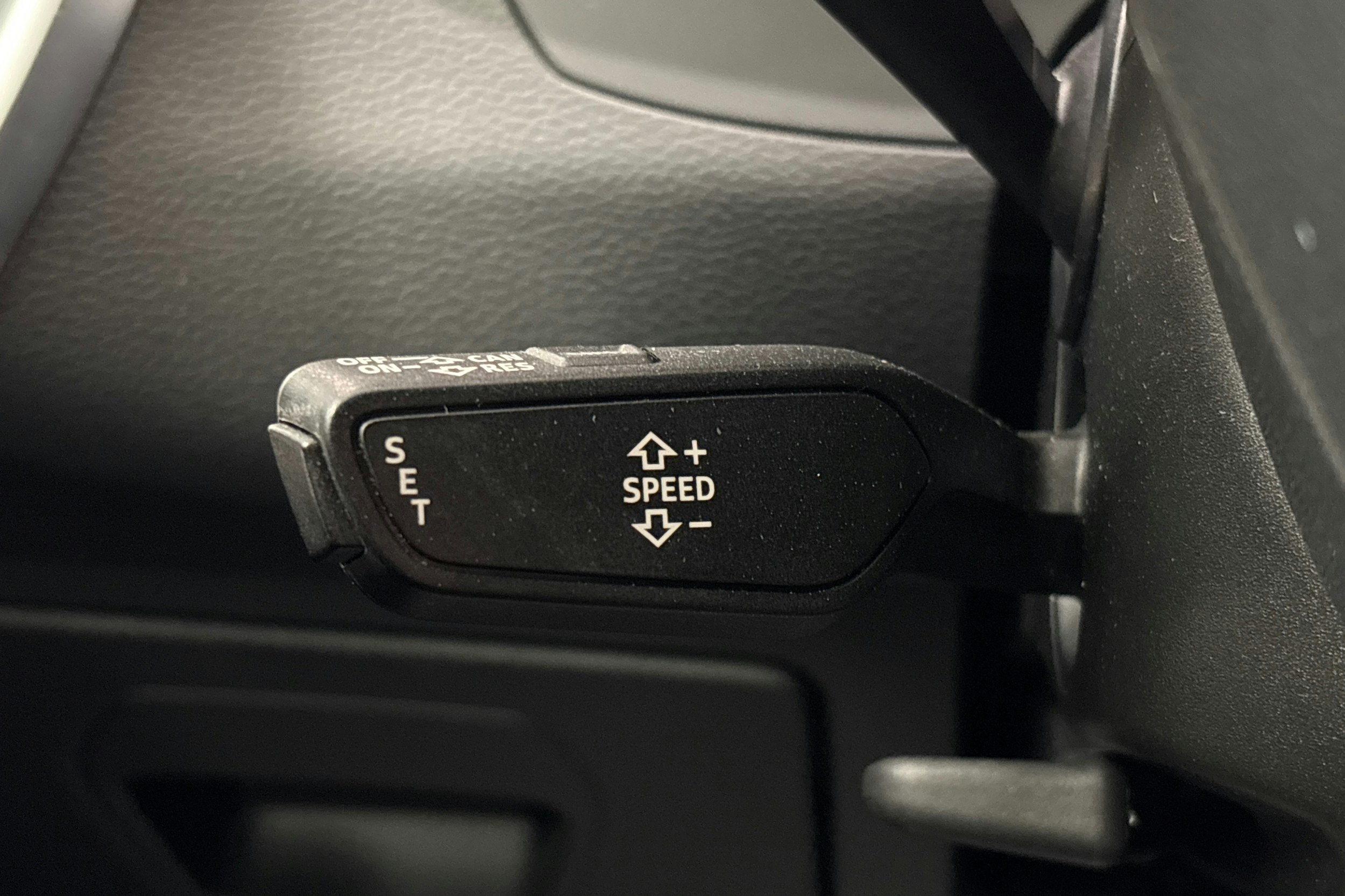 valkoinen Audi A6 2019 kuva 16.