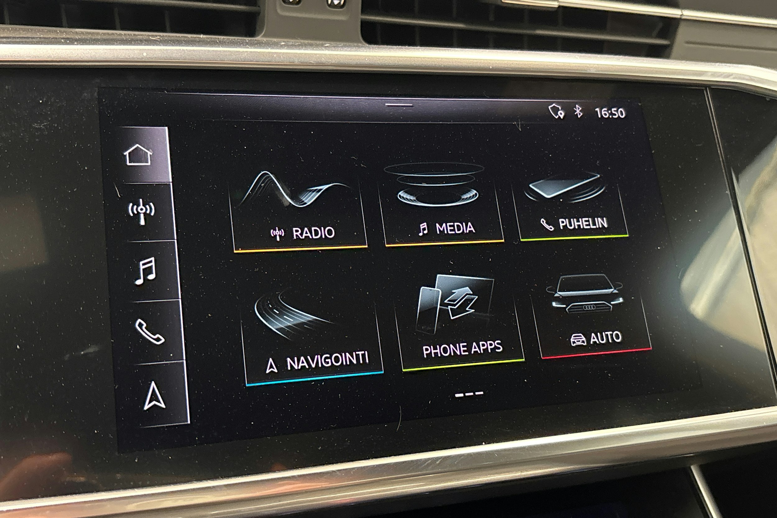 valkoinen Audi A6 2019 kuva 18.