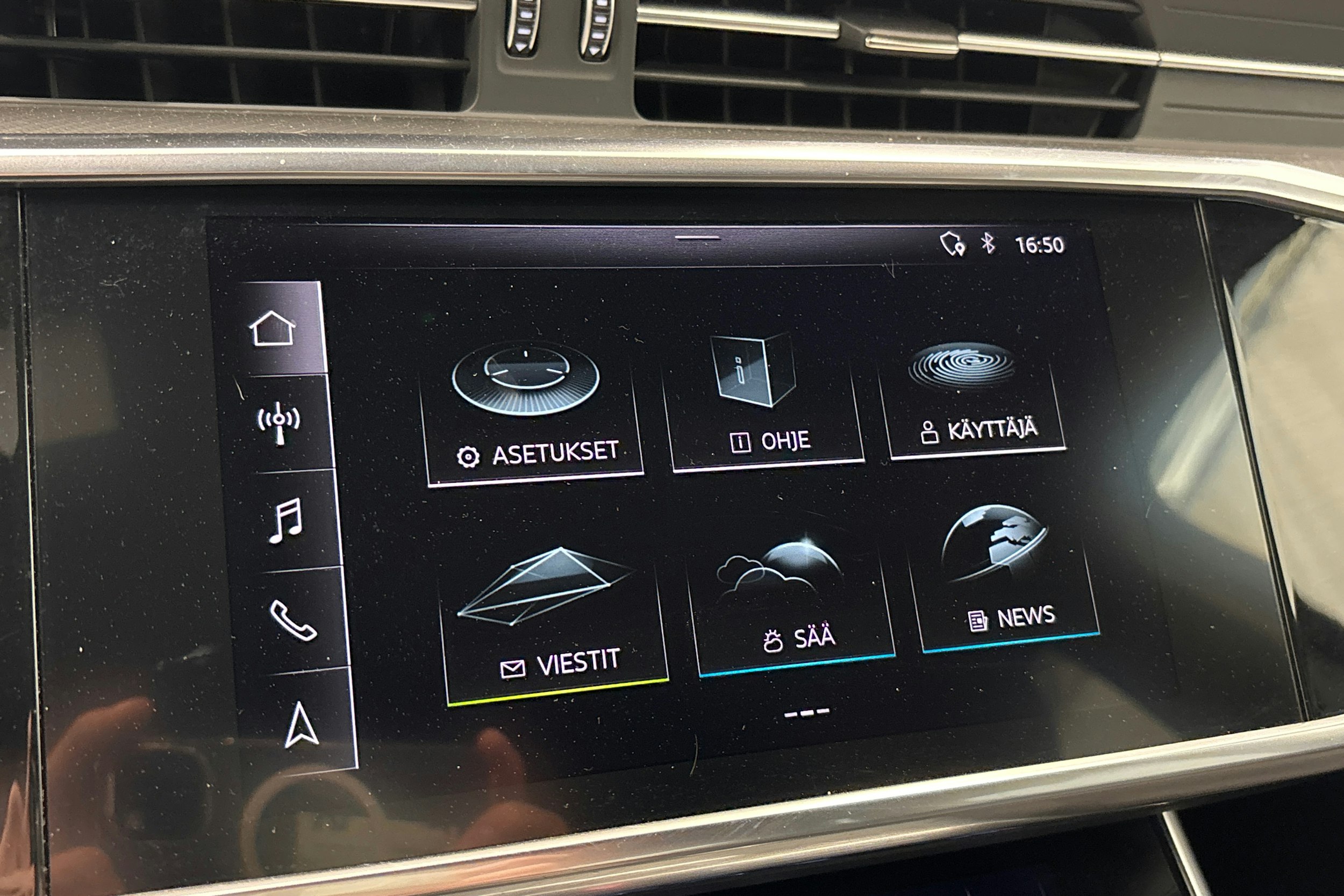 valkoinen Audi A6 2019 kuva 19.