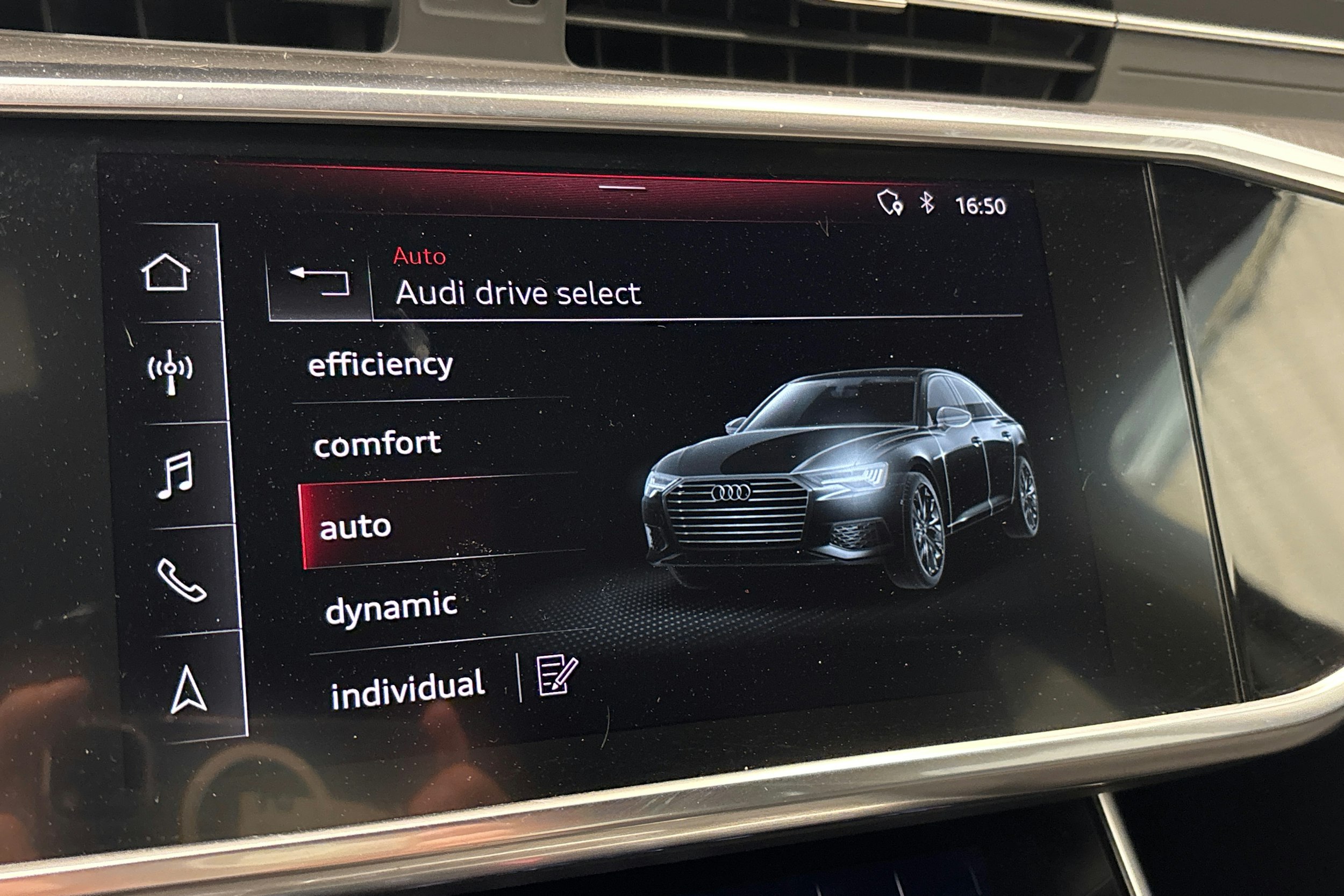 valkoinen Audi A6 2019 kuva 21.