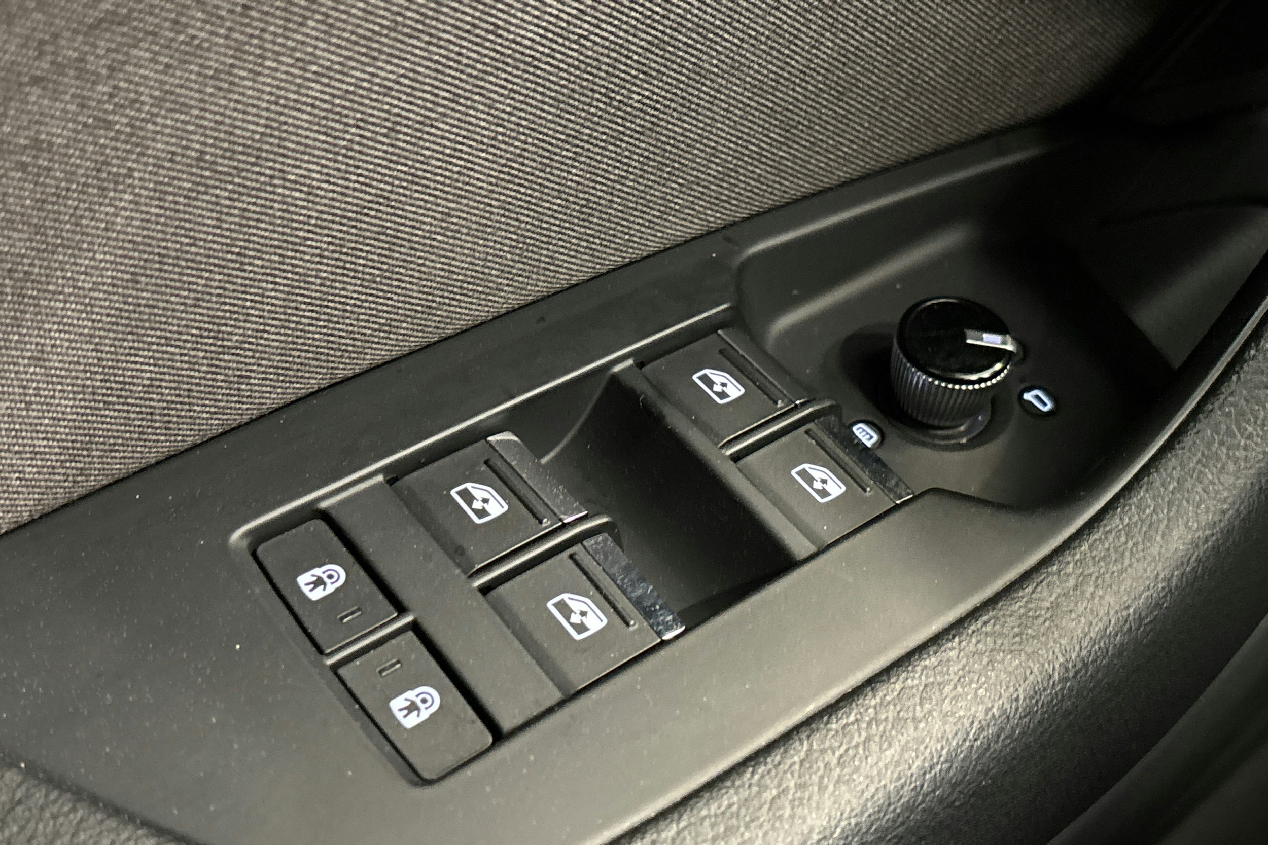 valkoinen Audi A6 2019 kuva 30.