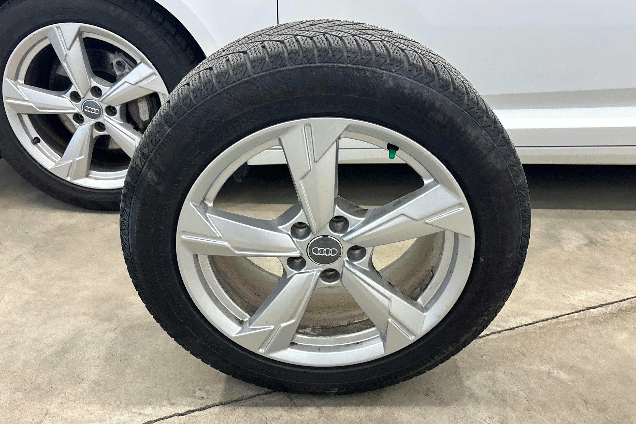 valkoinen Audi A6 2019 kuva 36.