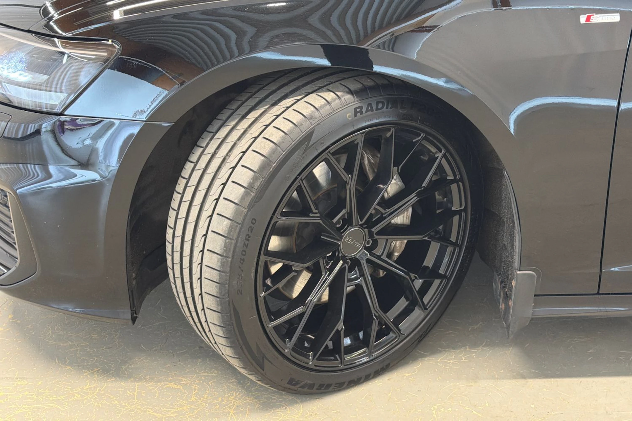 musta Audi A6 2019 kuva 13.