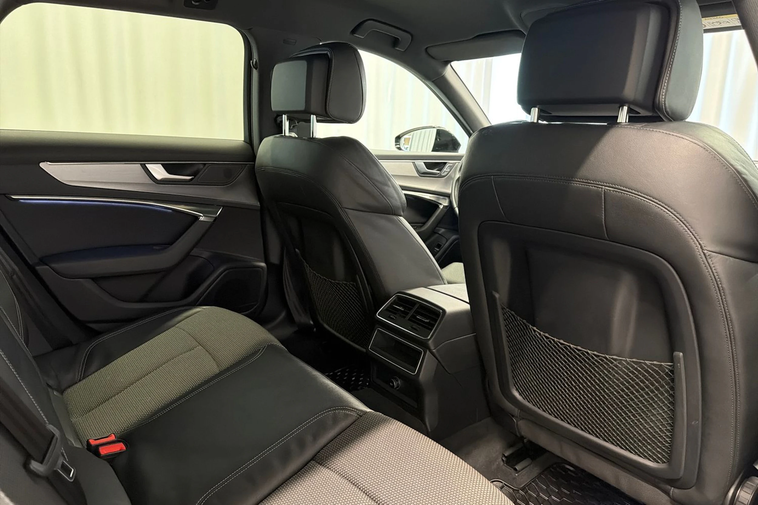 musta Audi A6 2019 kuva 17.