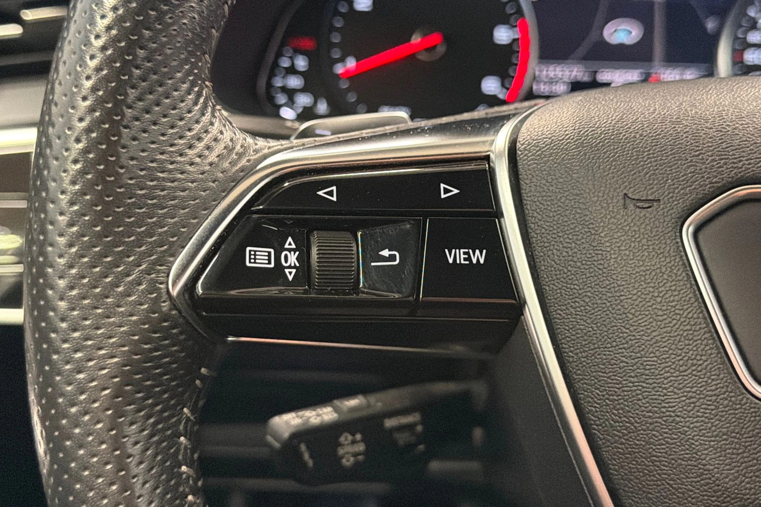 musta Audi A6 2019 kuva 25.