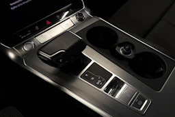 musta Audi A6 2019 kuva 32.