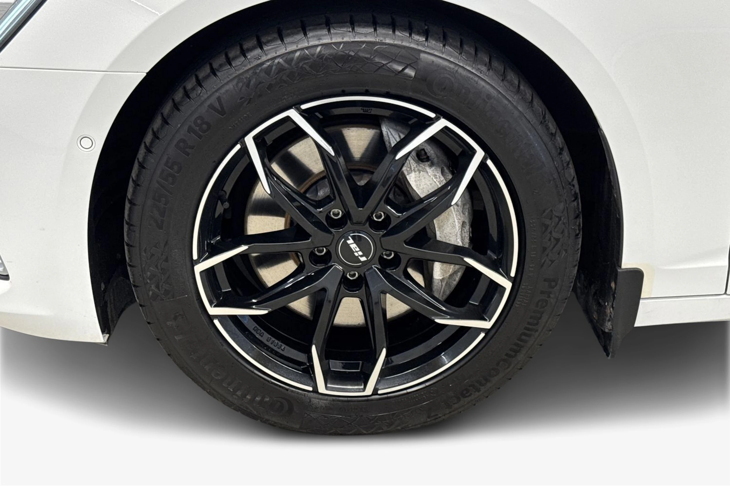 valkoinen Audi A6 2019 kuva 9.