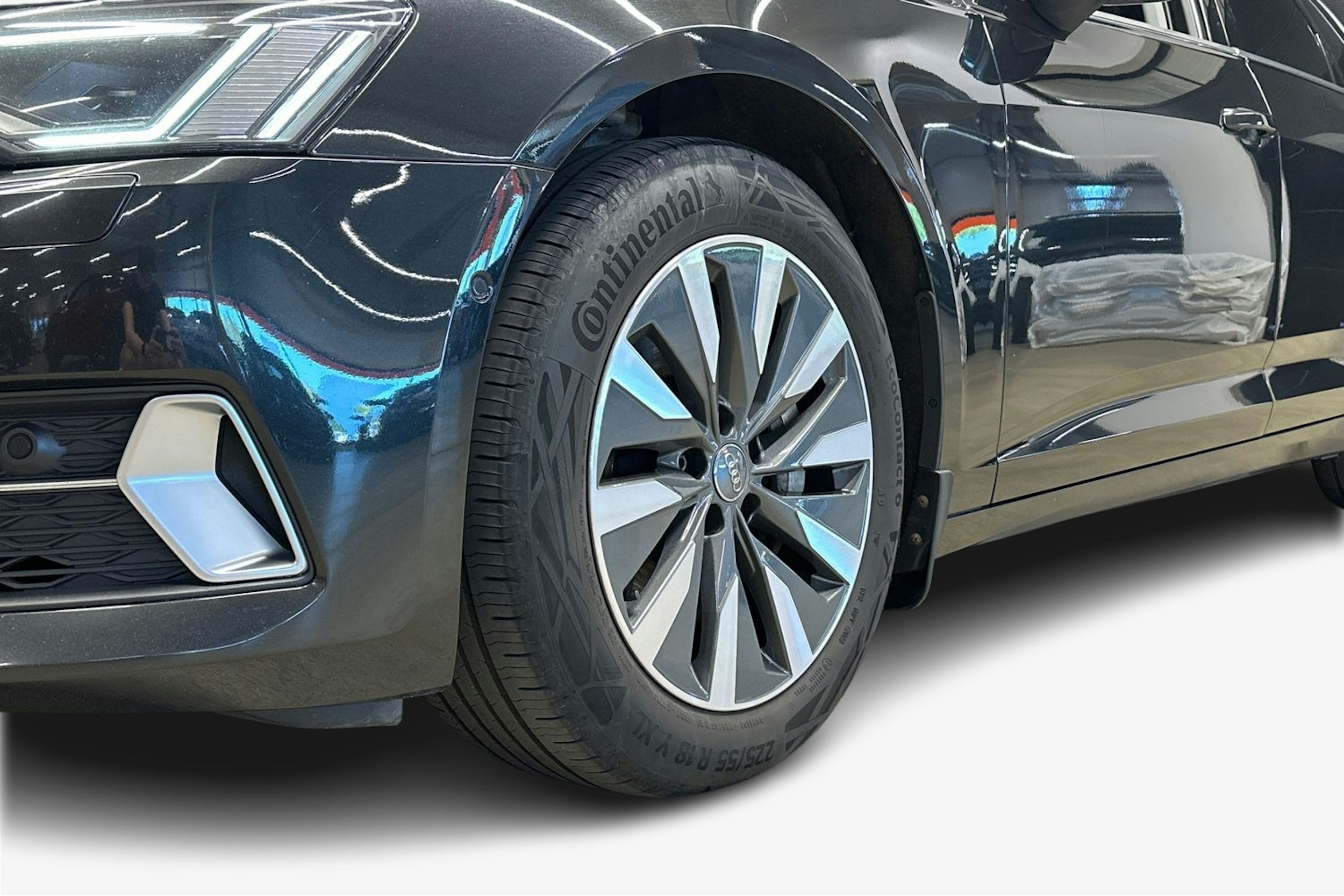 sininen Audi A6 2019 kuva 7.