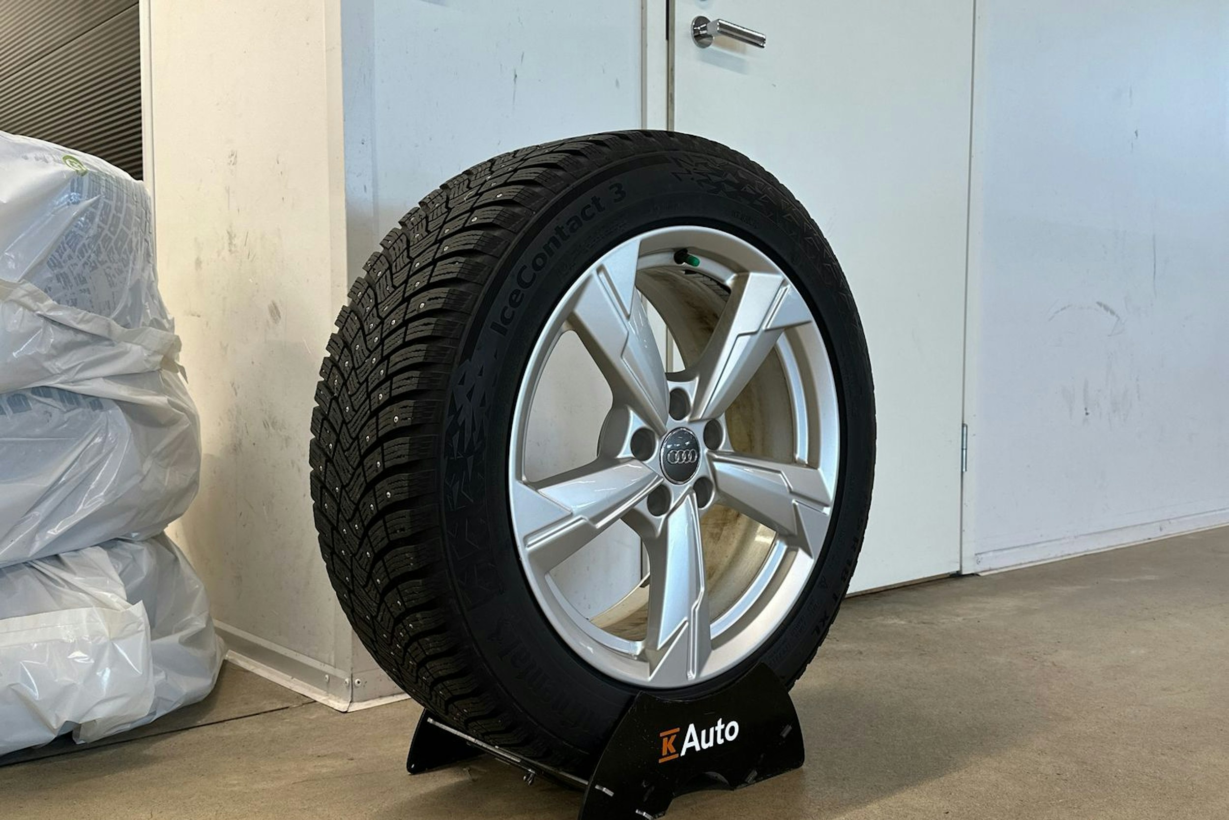 sininen Audi A6 2019 kuva 8.