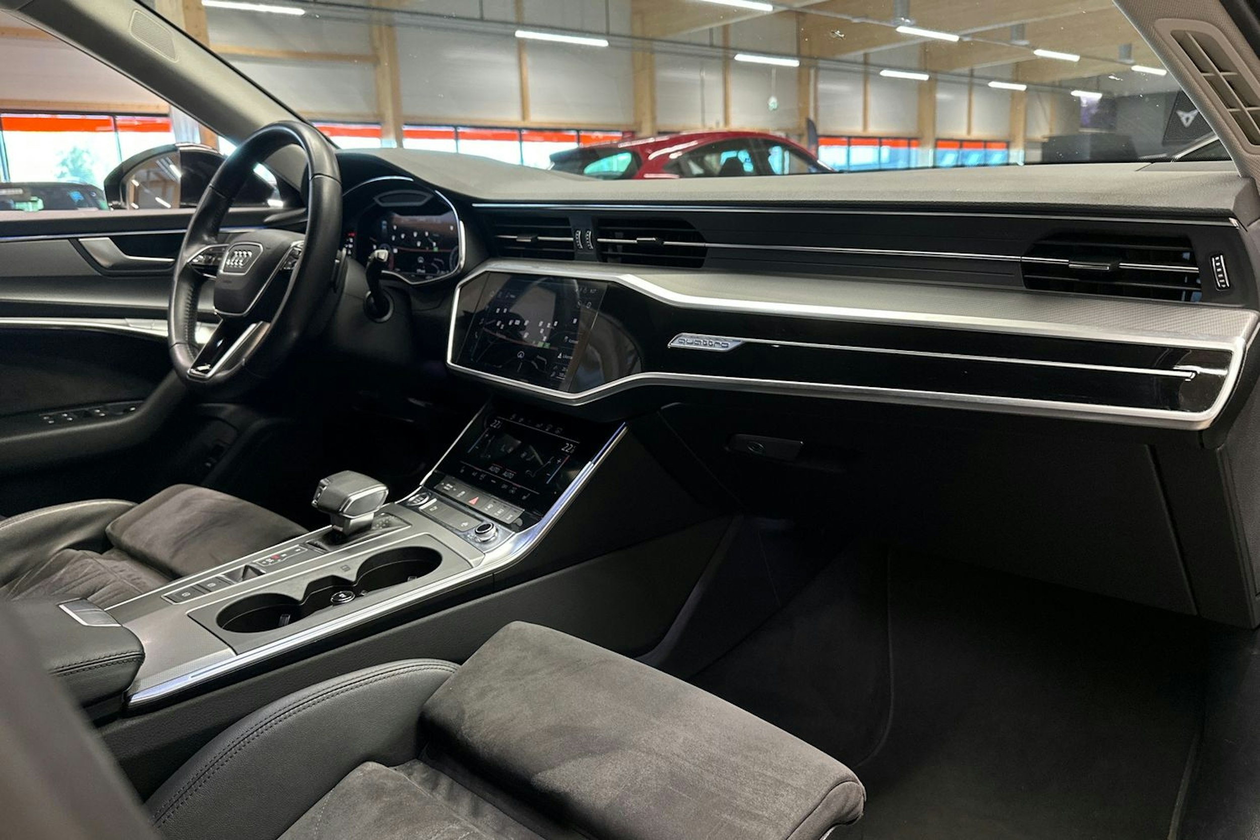 sininen Audi A6 2019 kuva 13.