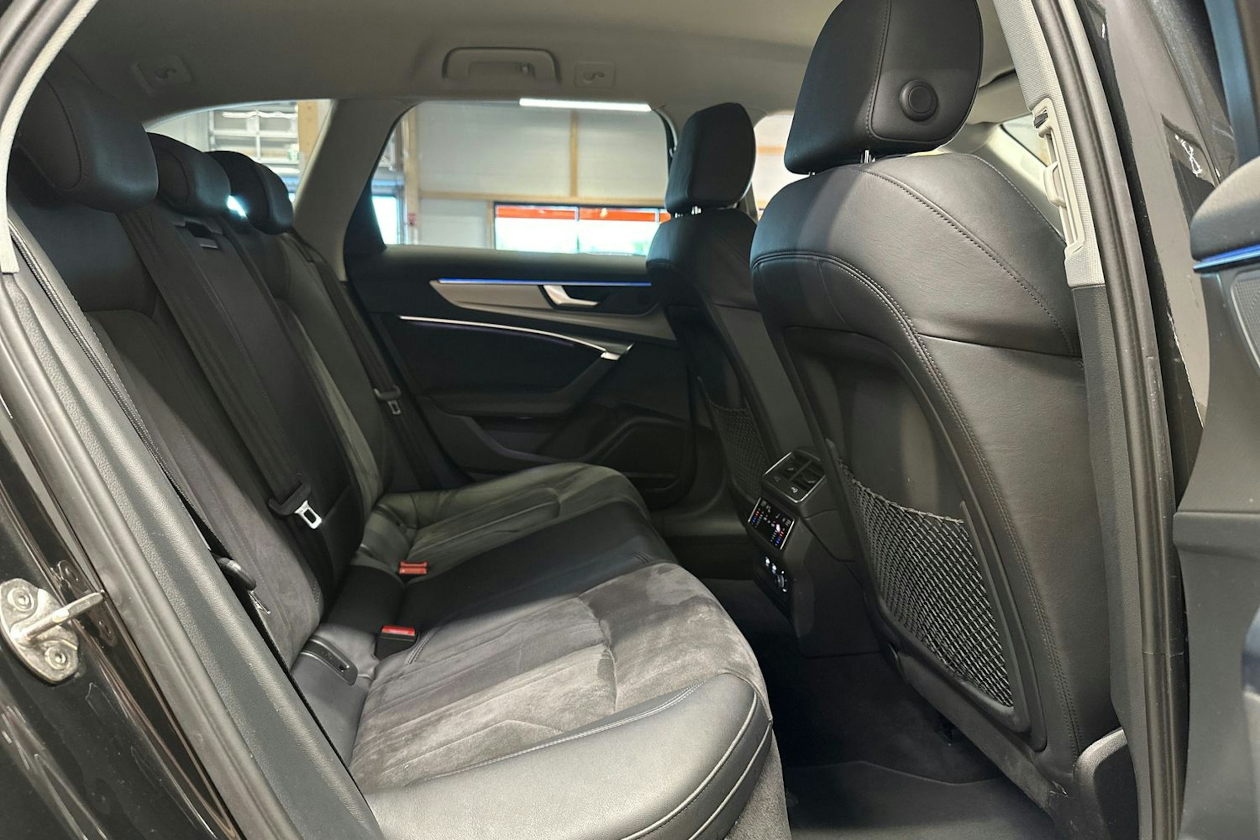 sininen Audi A6 2019 kuva 15.
