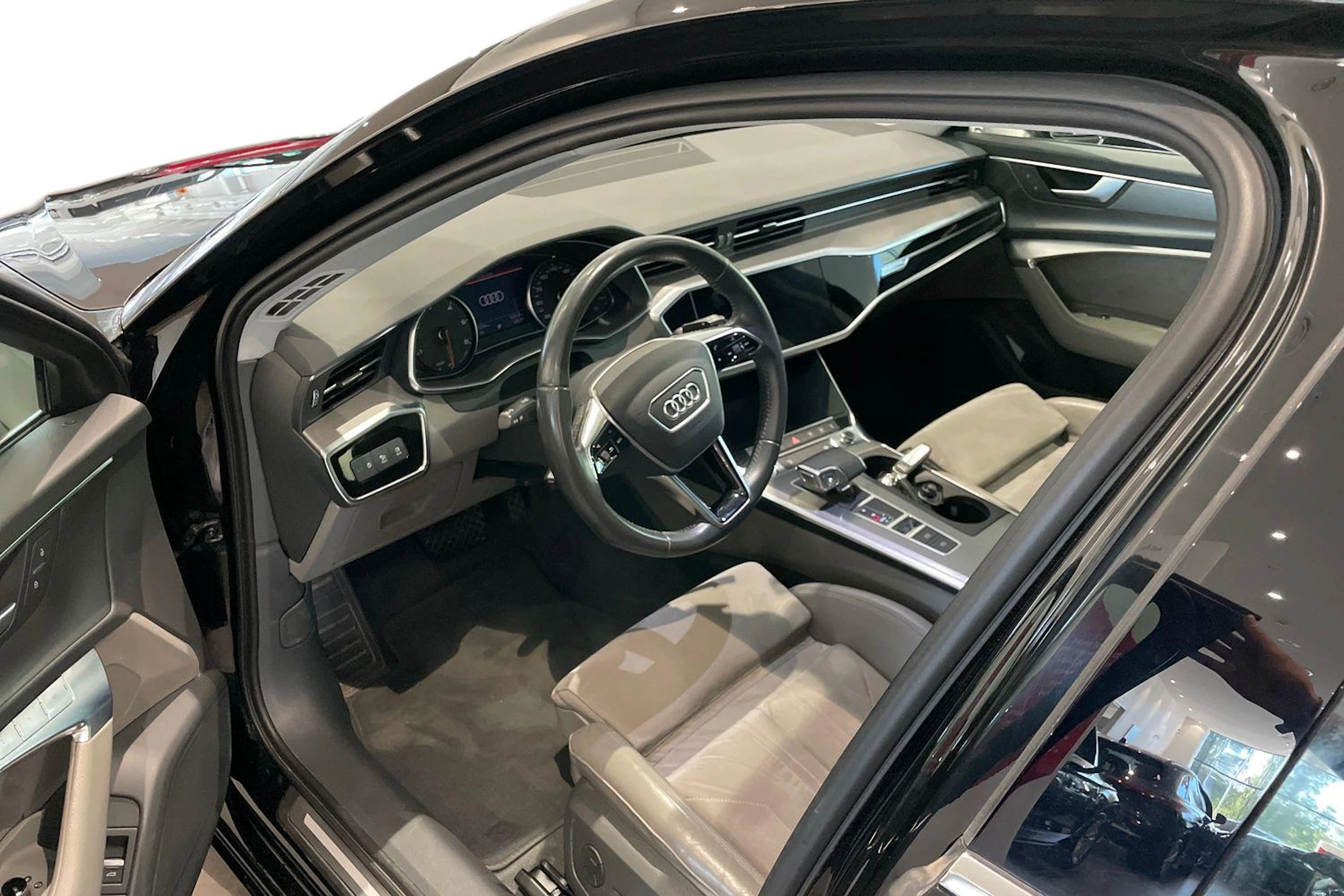 met. musta Audi A6 2019 kuva 6.