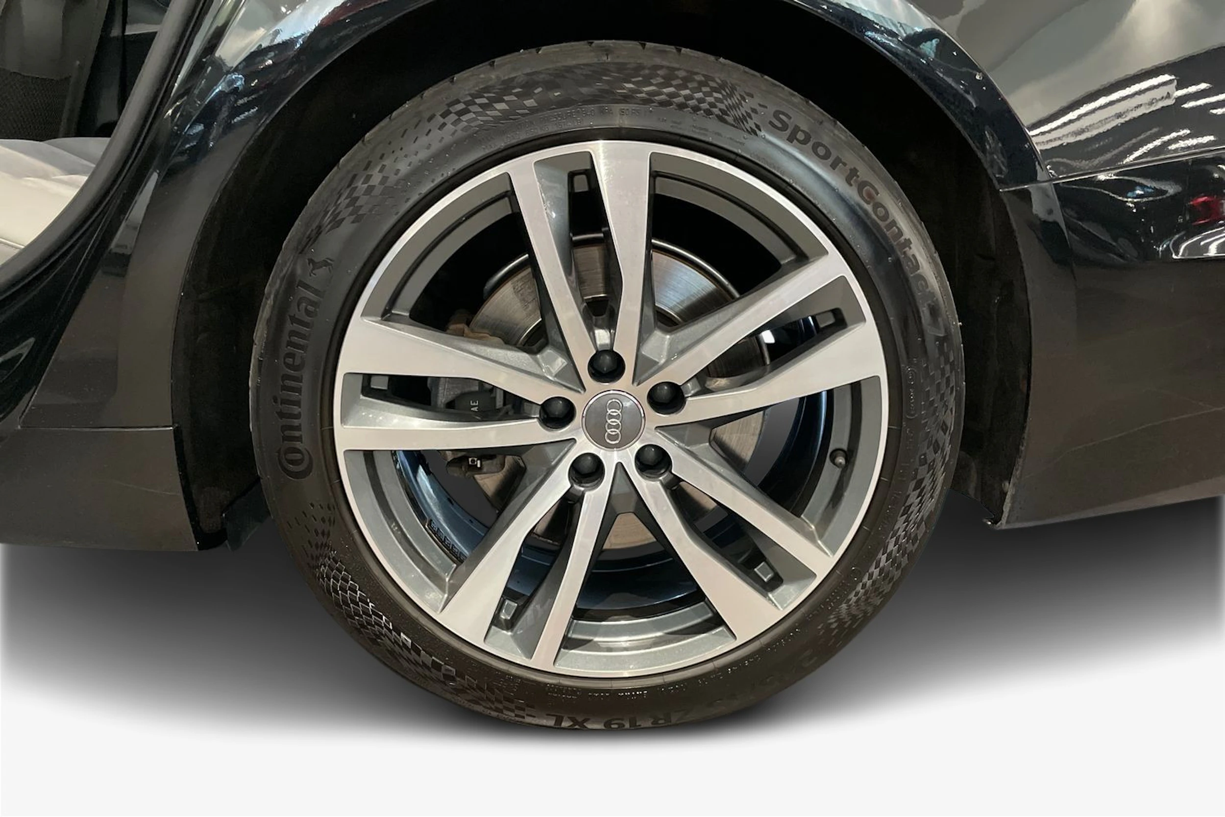 met. musta Audi A6 2019 kuva 9.
