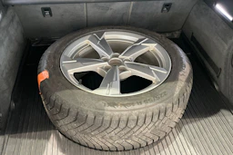 met. musta Audi A6 2019 kuva 10.