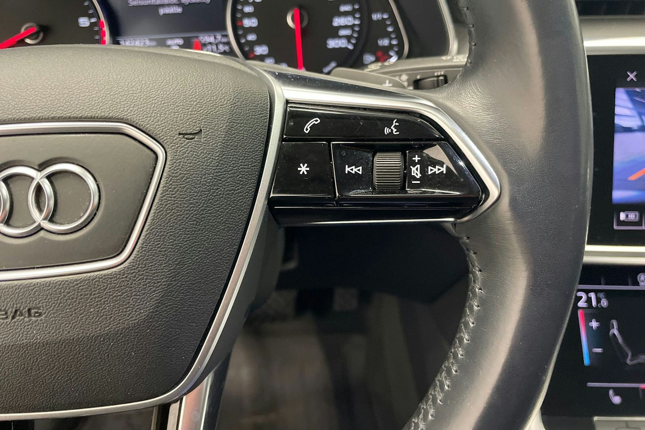 Ruskea (beige) Audi A6 2019 kuva 12.