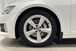 valkoinen Audi A6 2019 kuva 11.