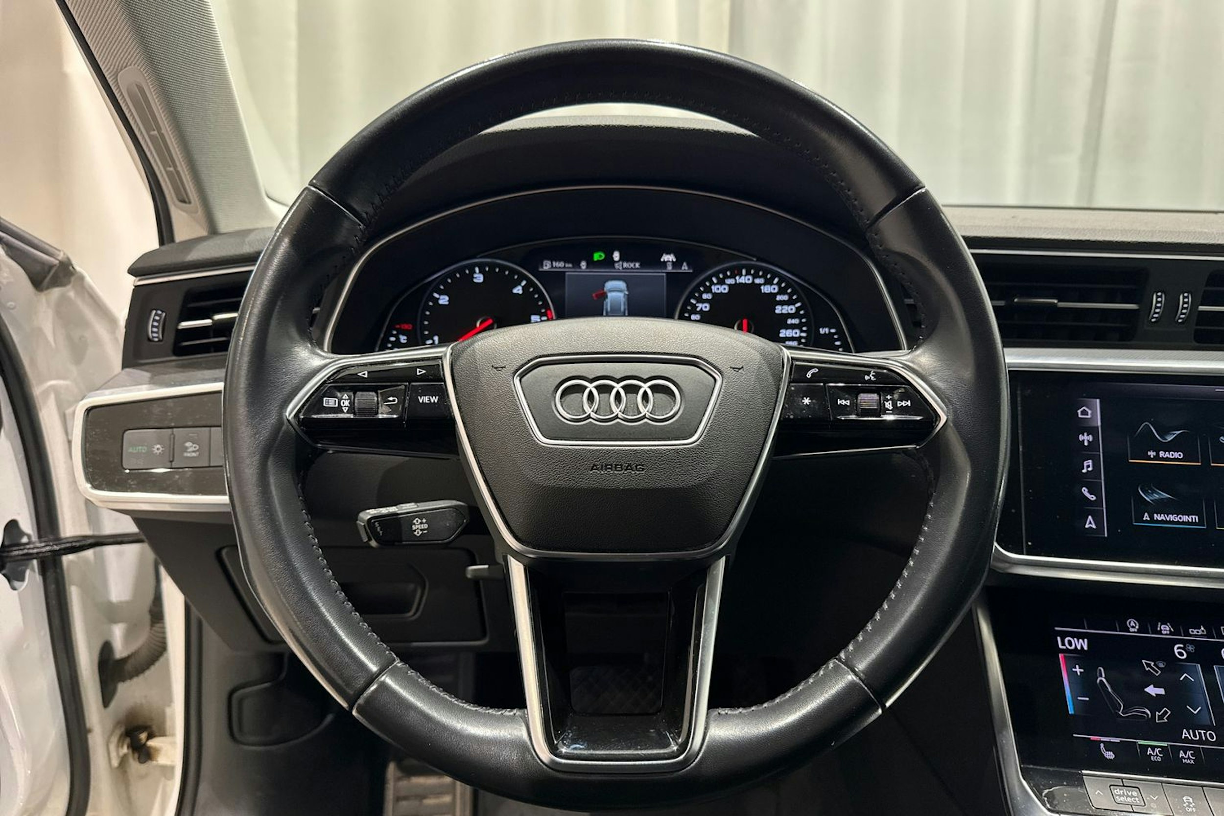 valkoinen Audi A6 2019 kuva 19.