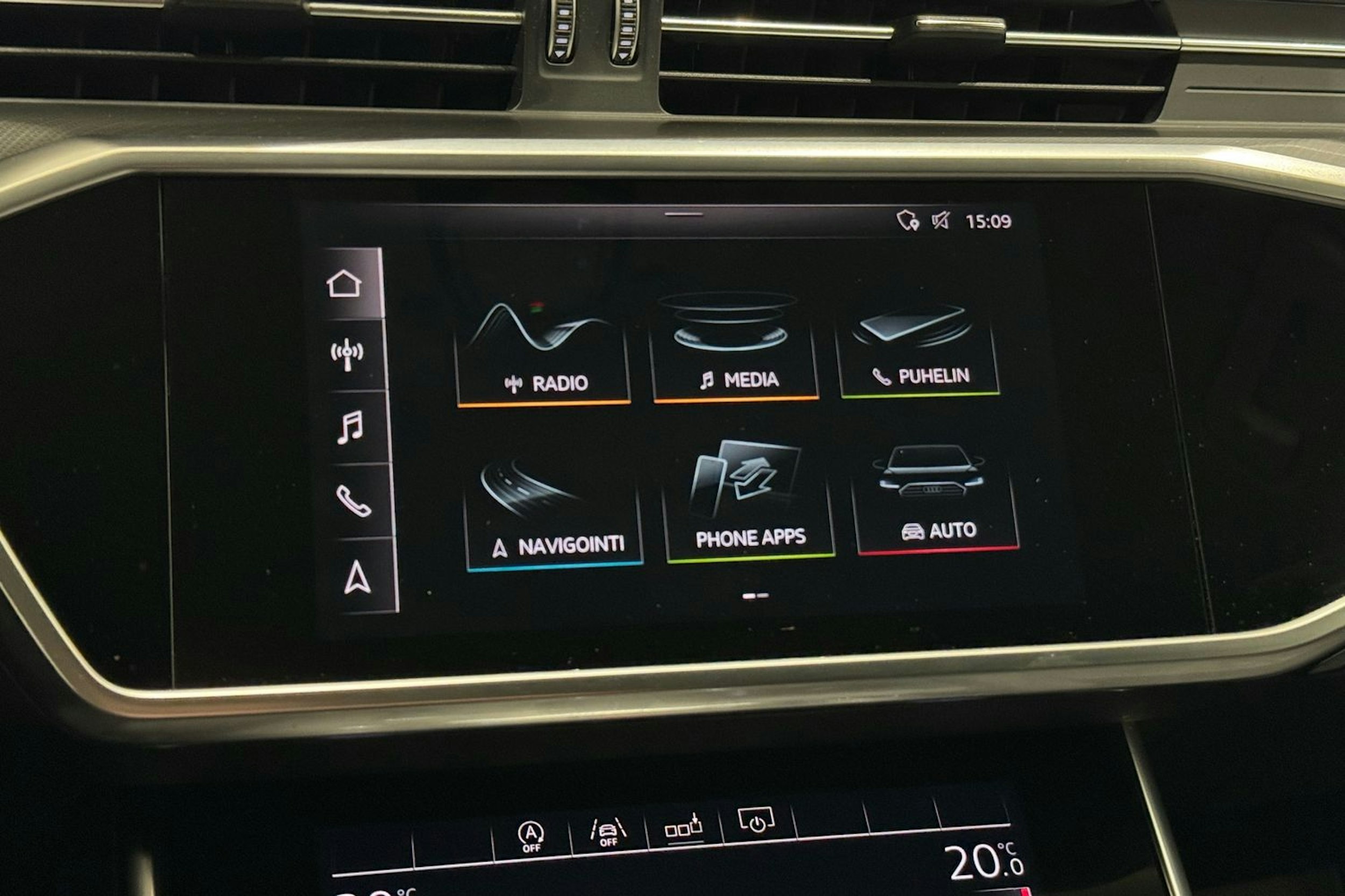 valkoinen Audi A6 2019 kuva 22.