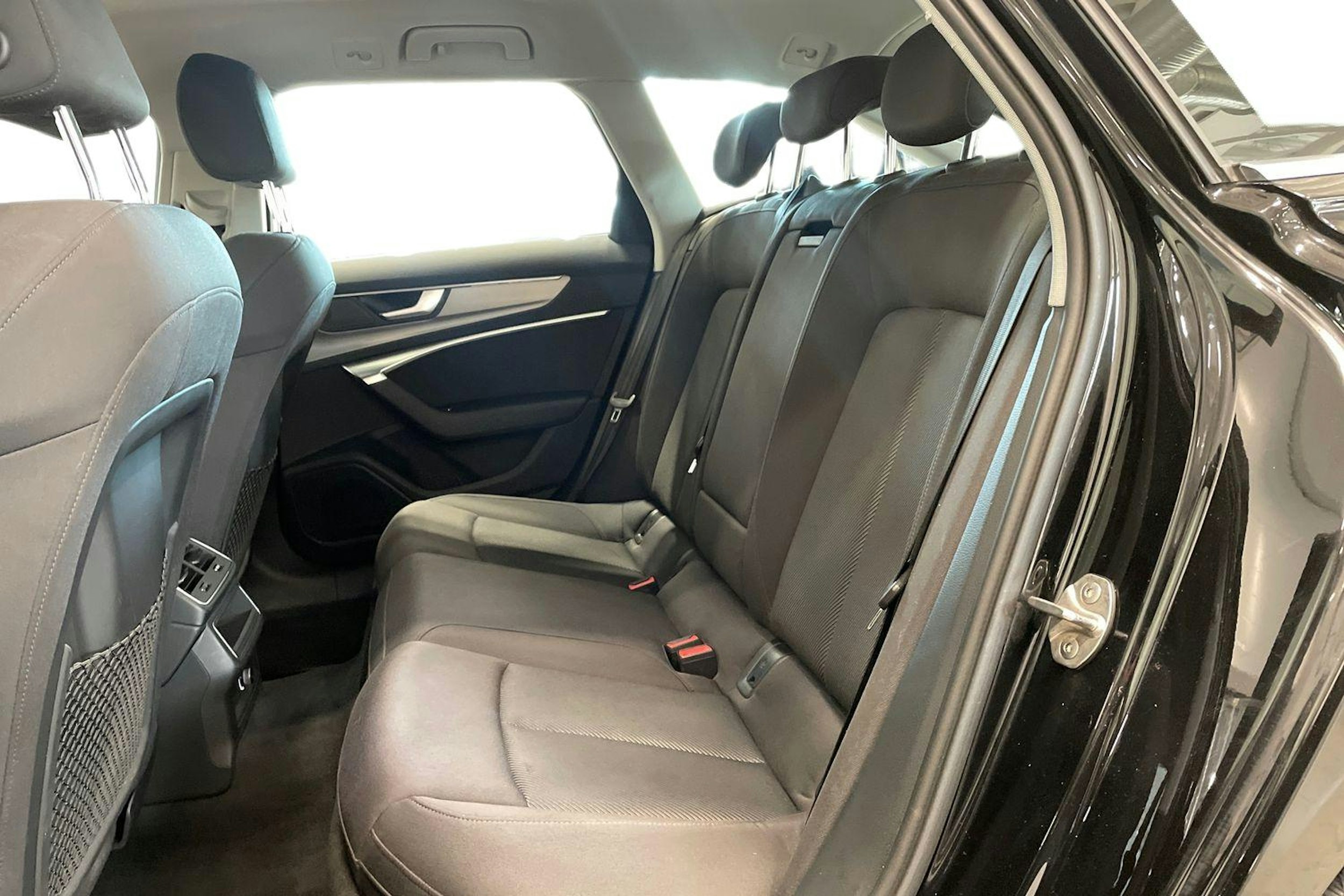 musta Audi A6 2019 kuva 10.