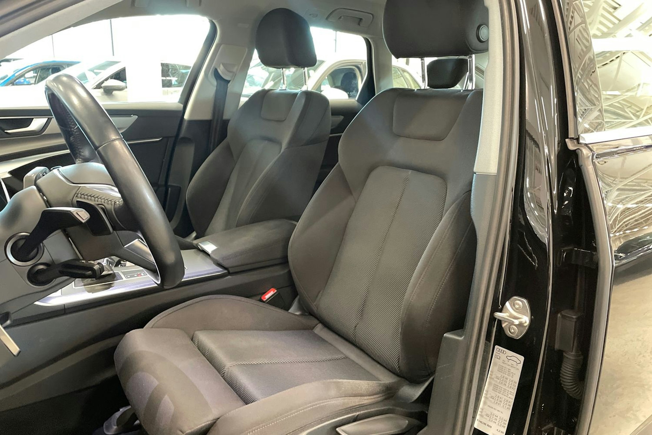 musta Audi A6 2019 kuva 14.