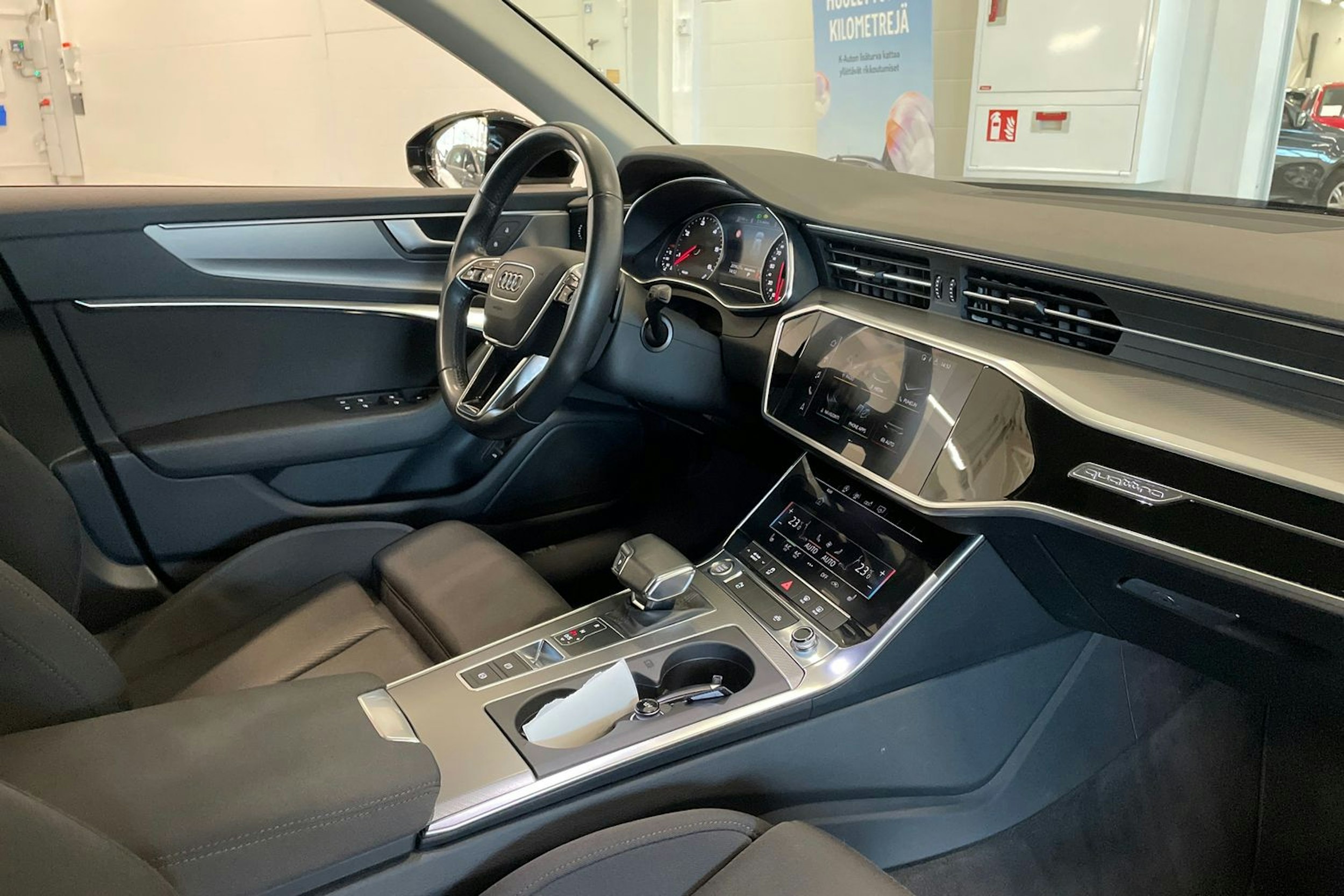 musta Audi A6 2019 kuva 16.