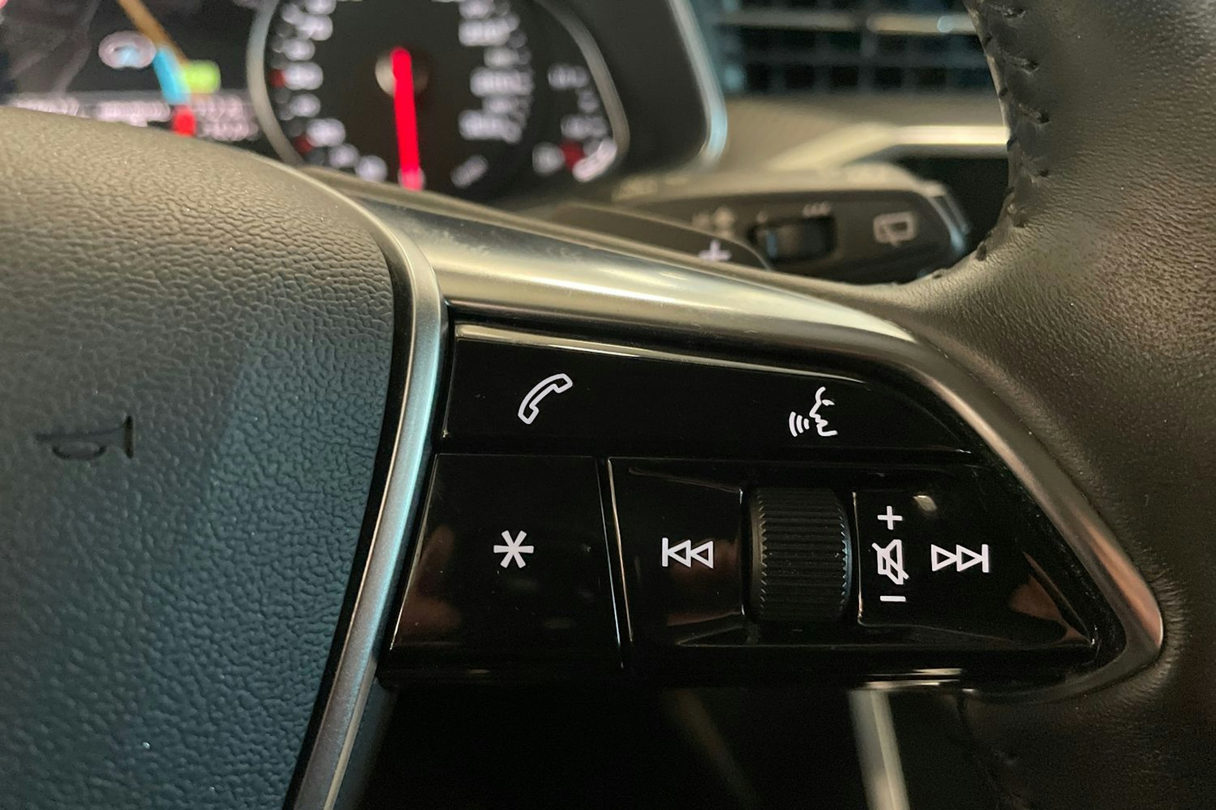 musta Audi A6 2019 kuva 18.