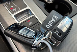 Ruskea (beige) Audi A6 2019 kuva 30.