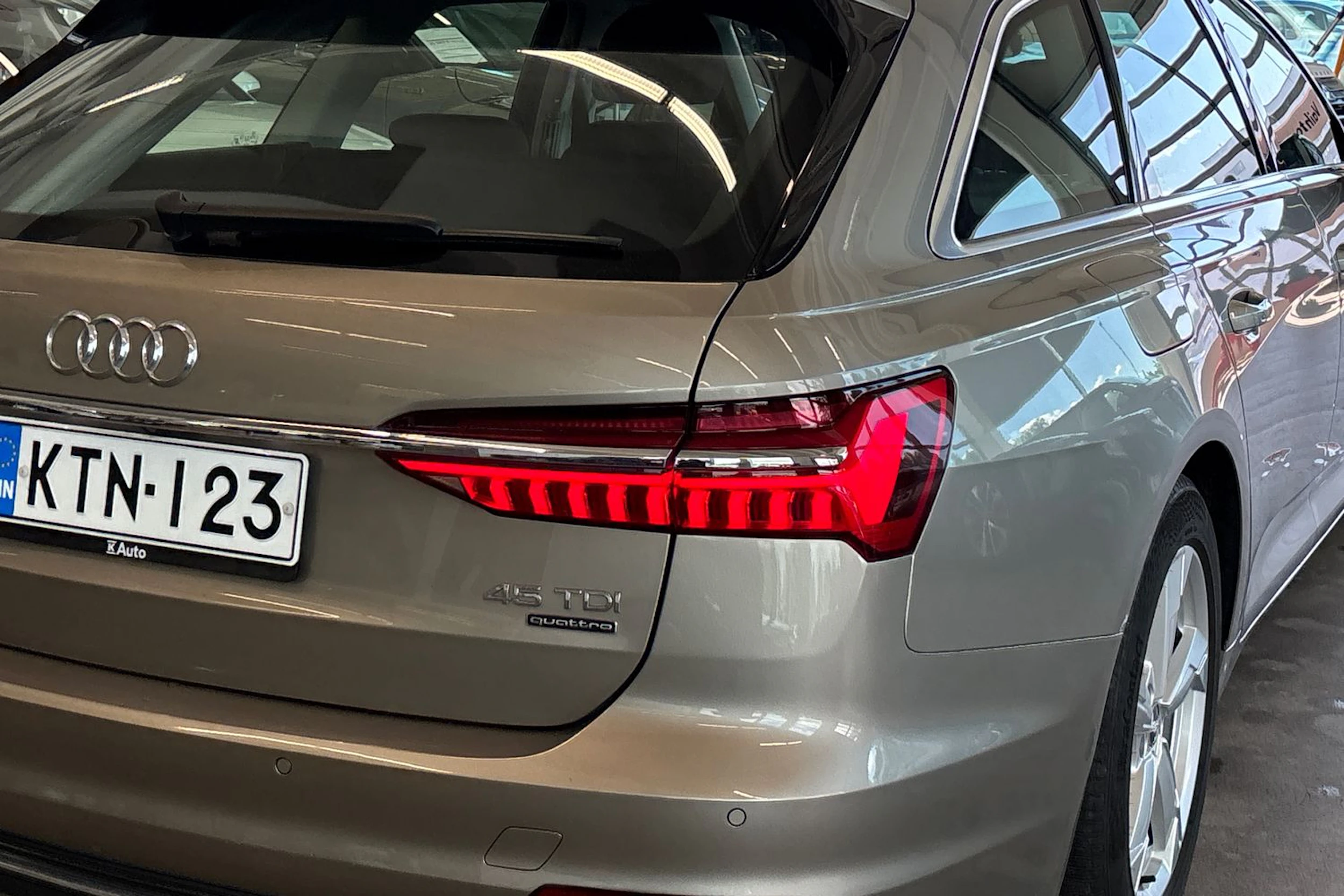 Ruskea (beige) Audi A6 2019 kuva 32.