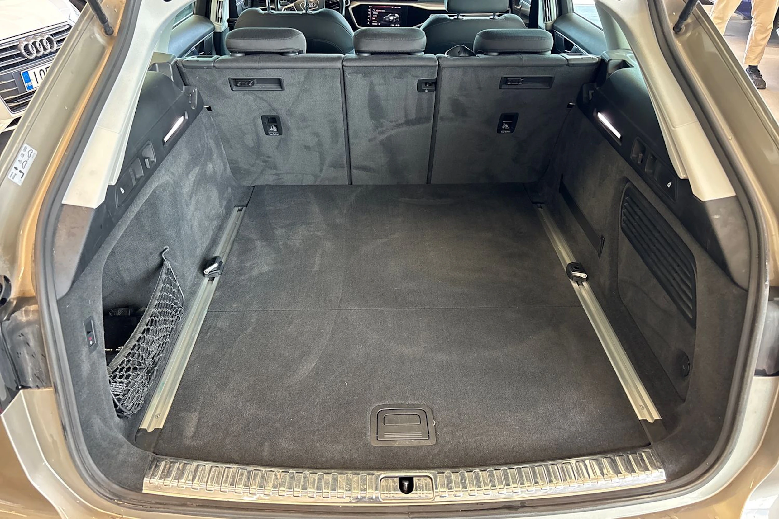 Ruskea (beige) Audi A6 2019 kuva 35.