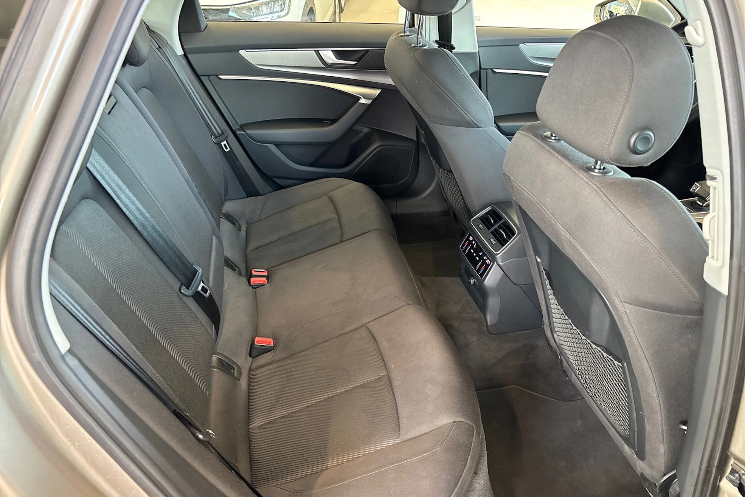 Ruskea (beige) Audi A6 2019 kuva 39.