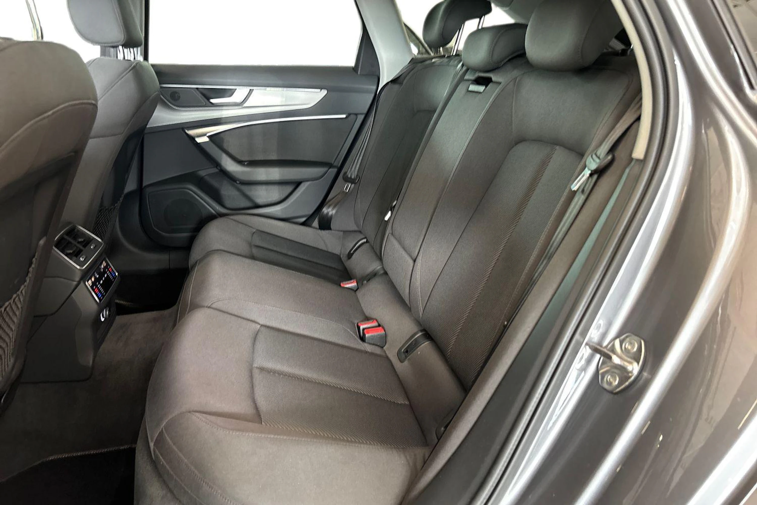 harmaa Audi A6 2019 kuva 8.