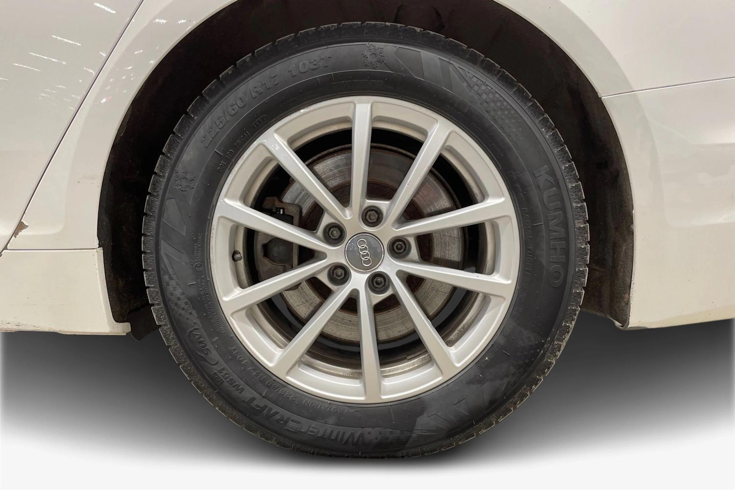 Valkoinen Audi A6 2019 kuva 9.