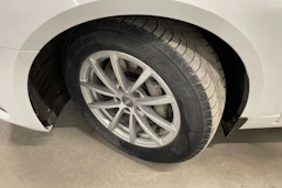 Valkoinen Audi A6 2019 kuva 10.