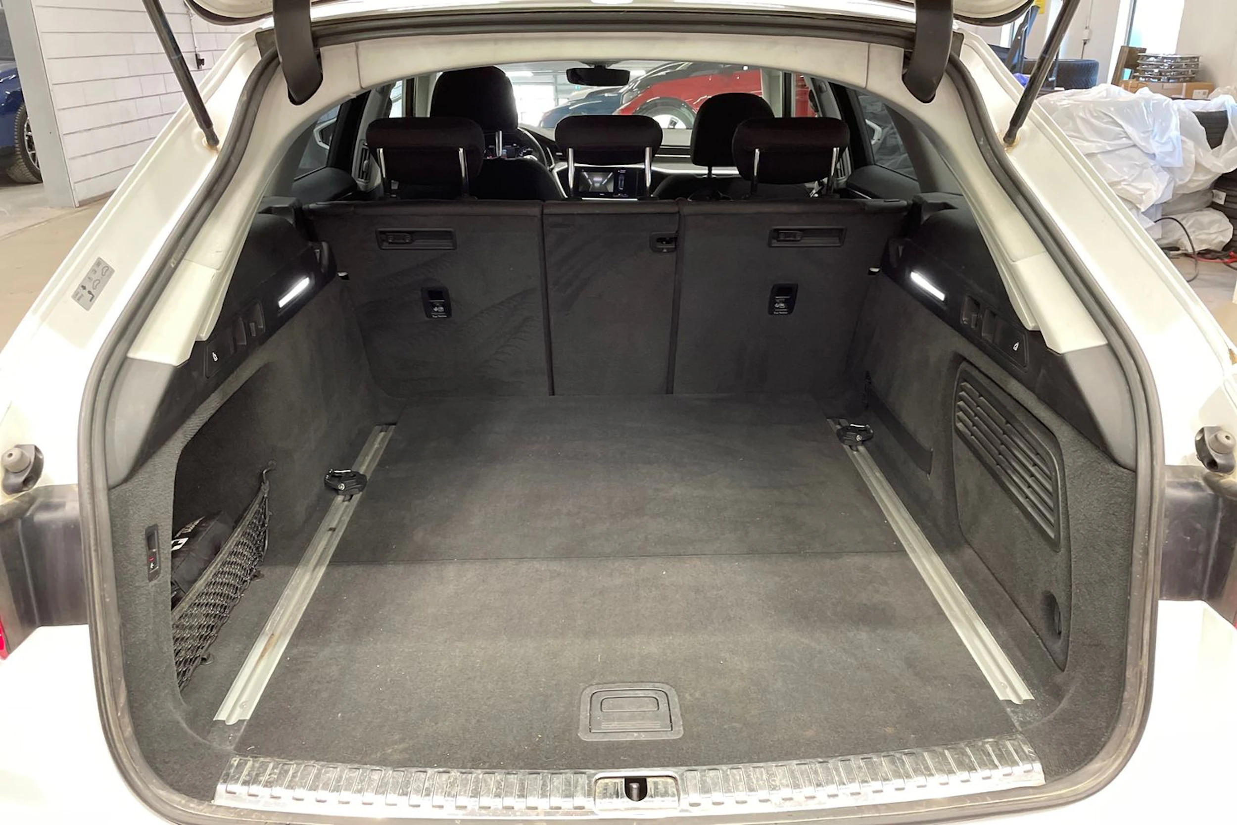 Valkoinen Audi A6 2019 kuva 12.