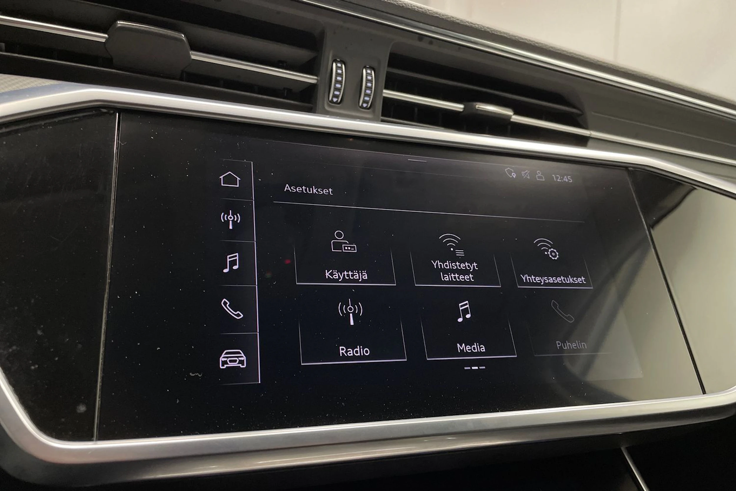 Valkoinen Audi A6 2019 kuva 19.